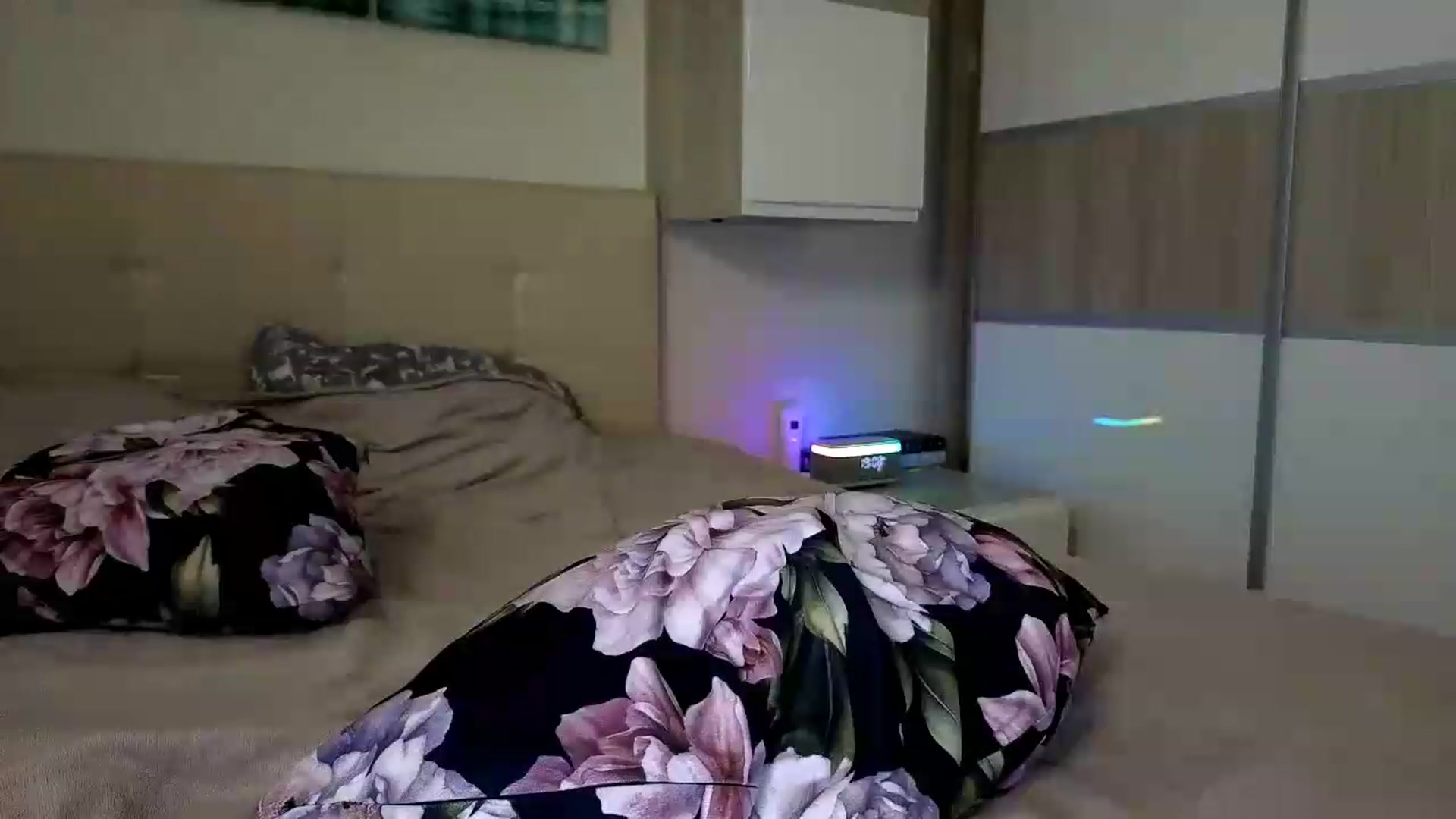 Gallery image thumbnail from DianaMonroe's myfreecams stream on, 08/30/2026, 19:27 image 4 of 20