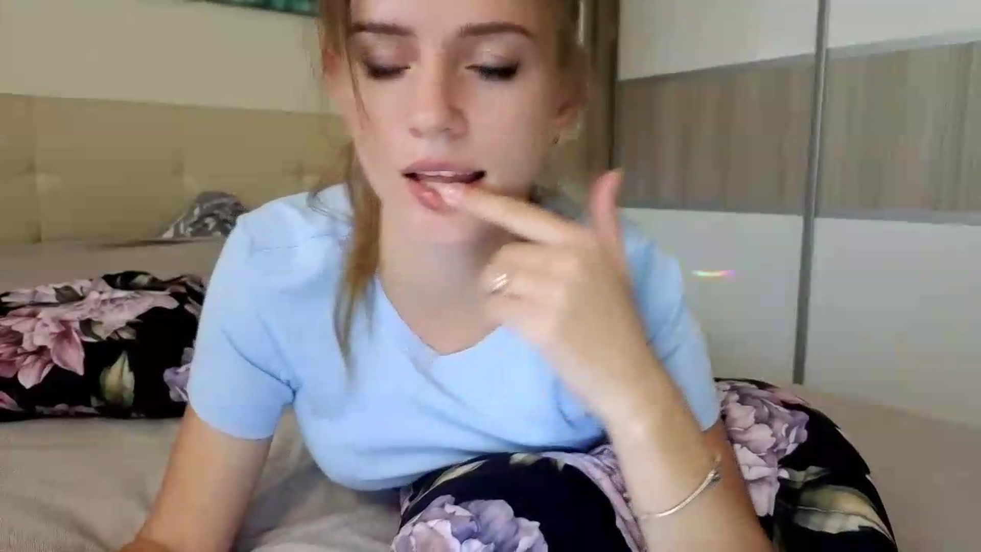 Gallery image thumbnail from DianaMonroe's myfreecams stream on, 08/30/2026, 19:27 image 2 of 20