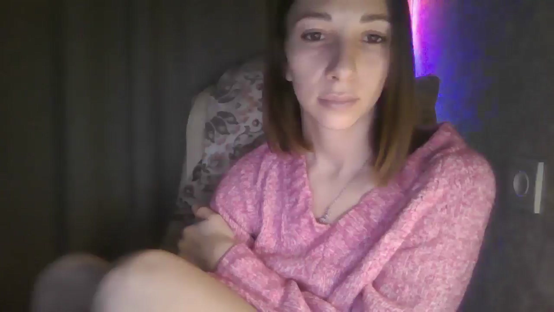 Gallery image thumbnail from Diana_Bloo's myfreecams stream on, 11/27/2025, 19:10 image 14 of 20