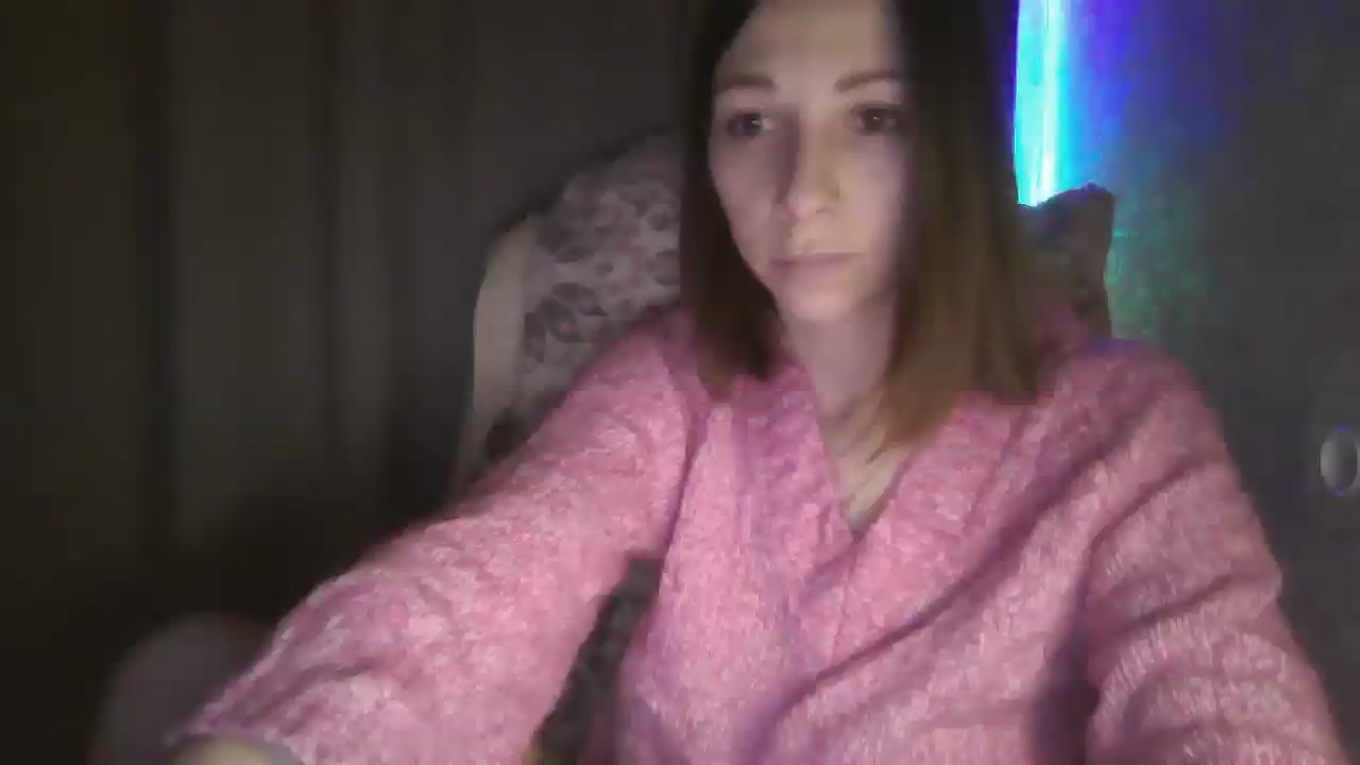 Gallery image thumbnail from Diana_Bloo's myfreecams stream on, 11/27/2025, 19:10 image 19 of 20