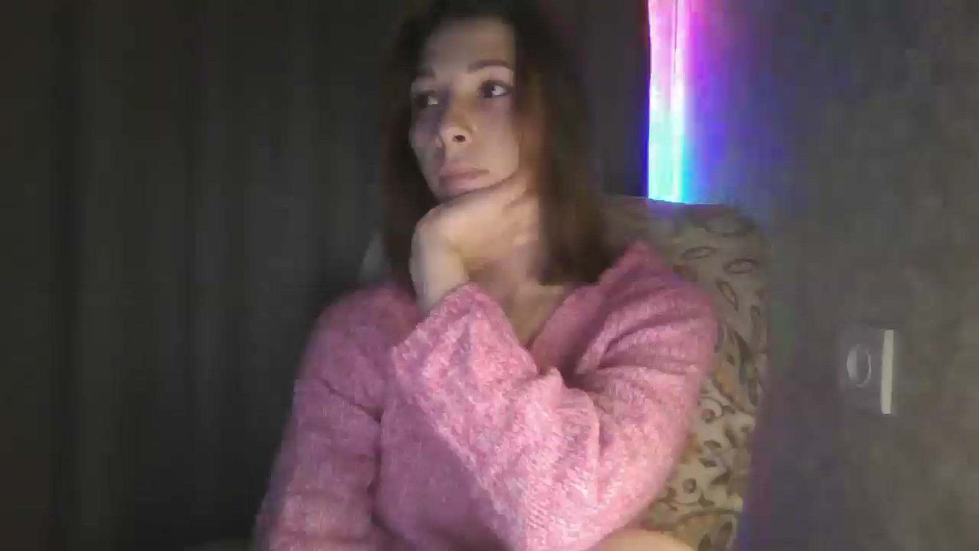 Gallery image thumbnail from Diana_Bloo's myfreecams stream on, 11/27/2025, 19:10 image 6 of 20