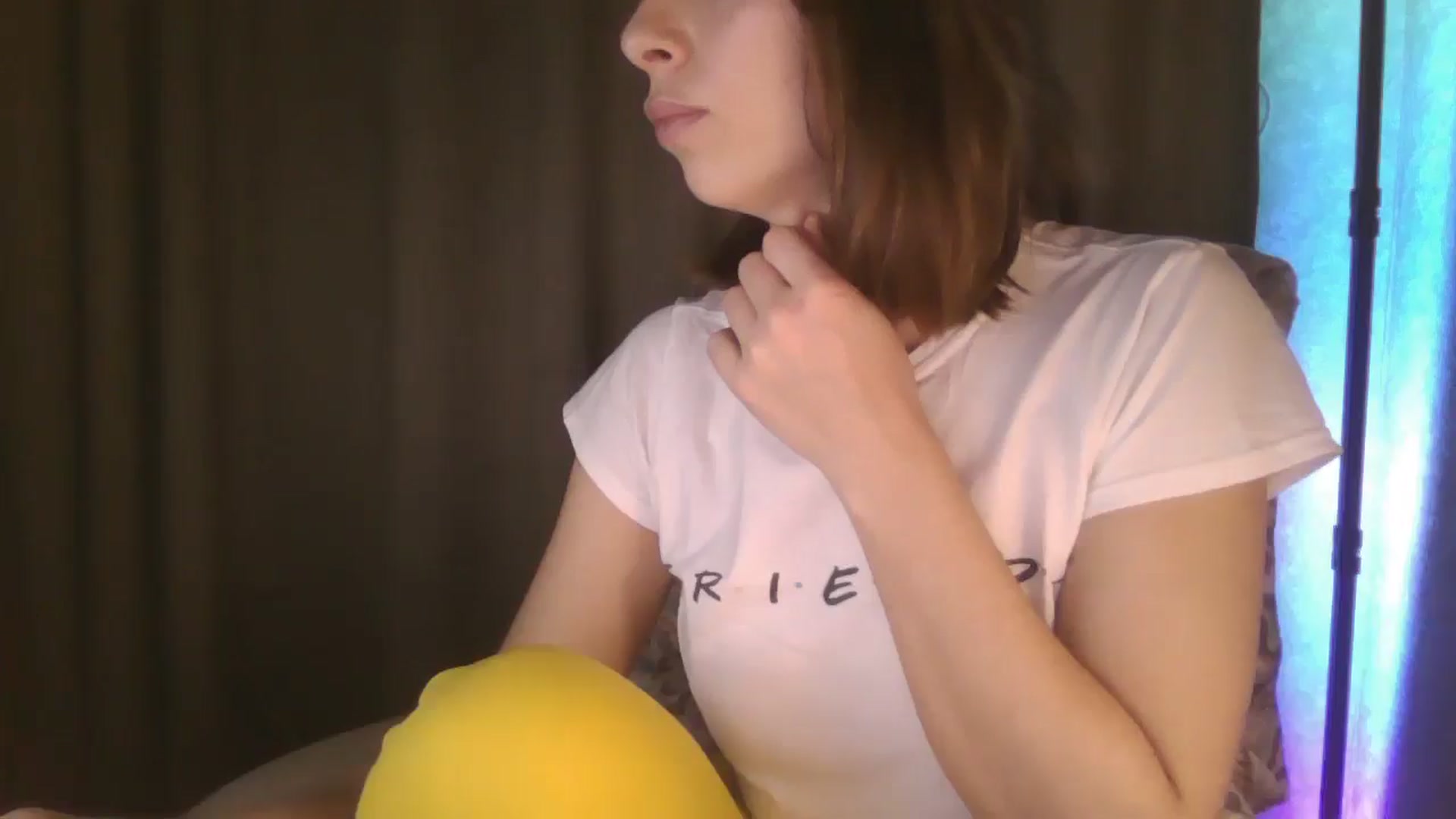 Gallery image thumbnail from Diana_Bloo's myfreecams stream on, 12/03/2025, 14:55 image 11 of 20