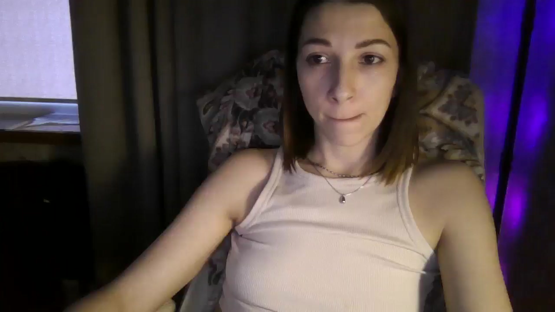 Gallery image thumbnail from Diana_Bloo's myfreecams stream on, 12/07/2025, 12:13 image 8 of 20