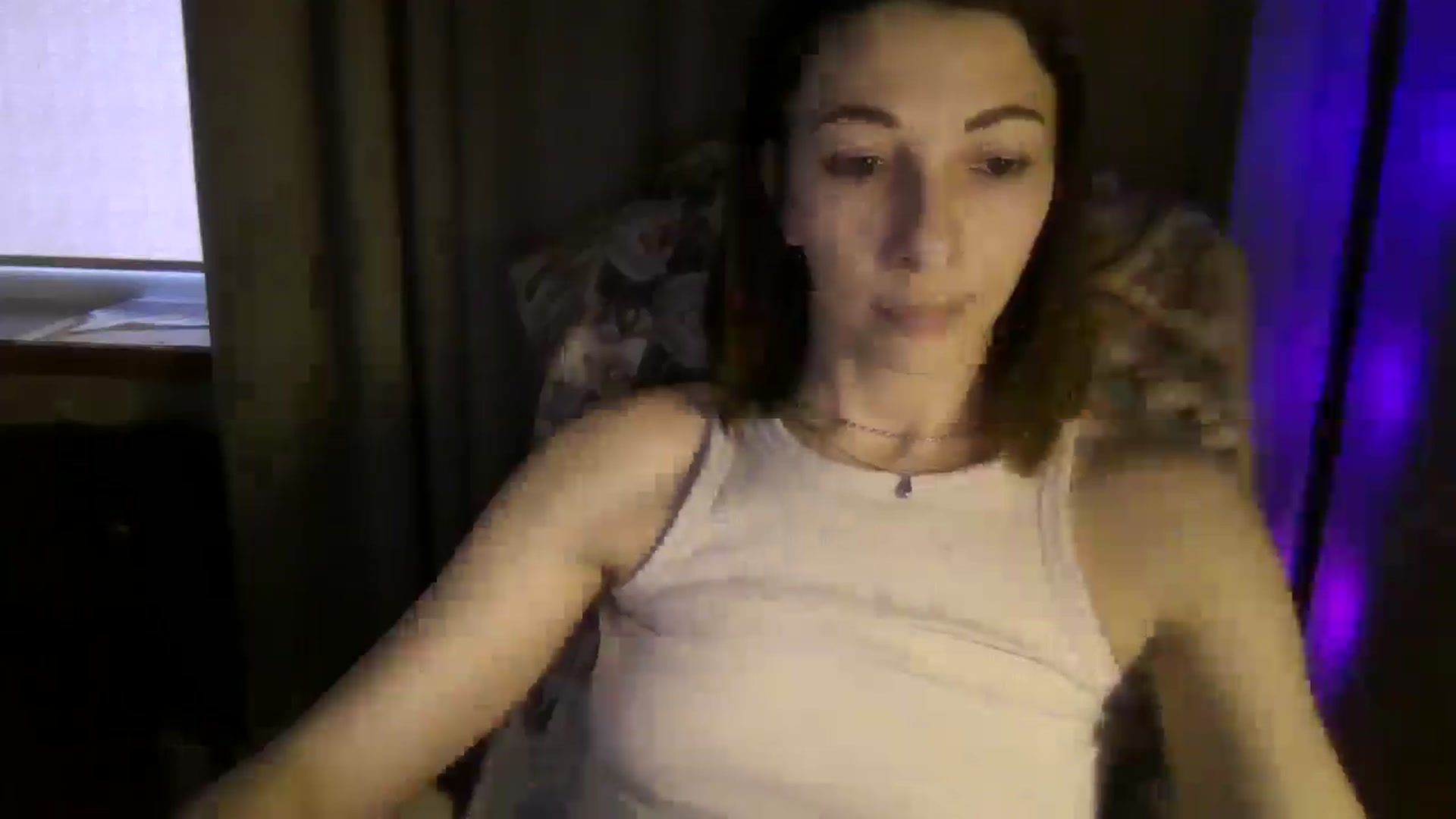 Gallery image thumbnail from Diana_Bloo's myfreecams stream on, 12/07/2025, 12:13 image 5 of 20
