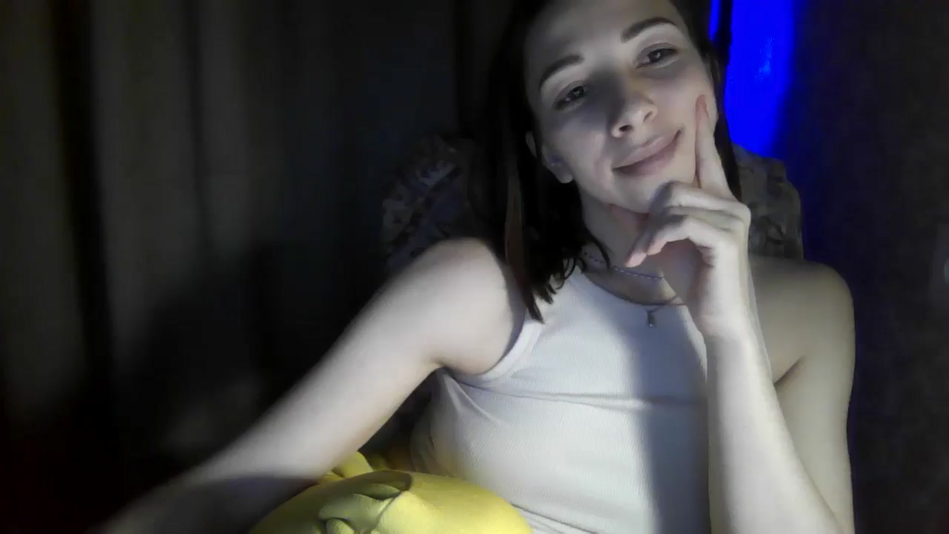 Gallery image thumbnail from Diana_Bloo's myfreecams stream on, 12/07/2025, 15:15 image 17 of 20