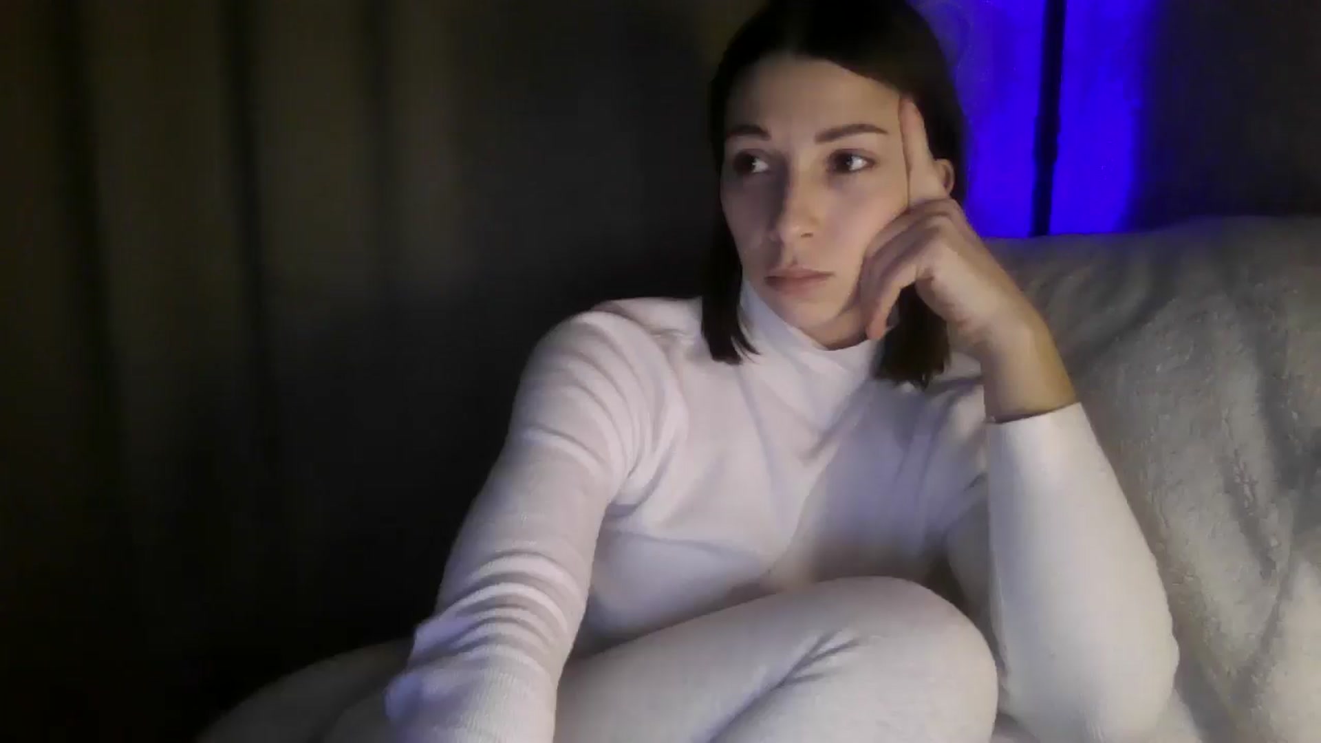 Gallery image thumbnail from Diana_Bloo's myfreecams stream on, 12/09/2025, 14:03 image 12 of 20