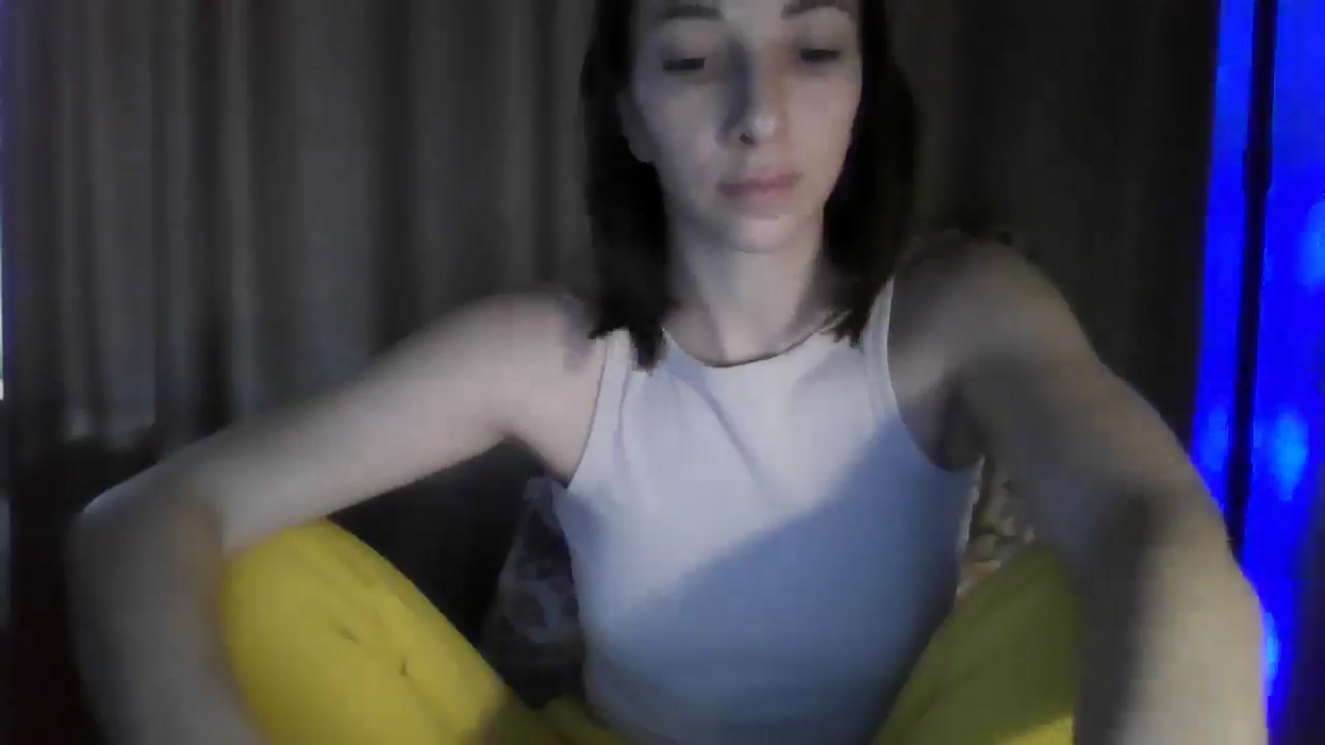 Gallery image thumbnail from Diana_Bloo's myfreecams stream on, 12/15/2025, 11:47 image 19 of 20