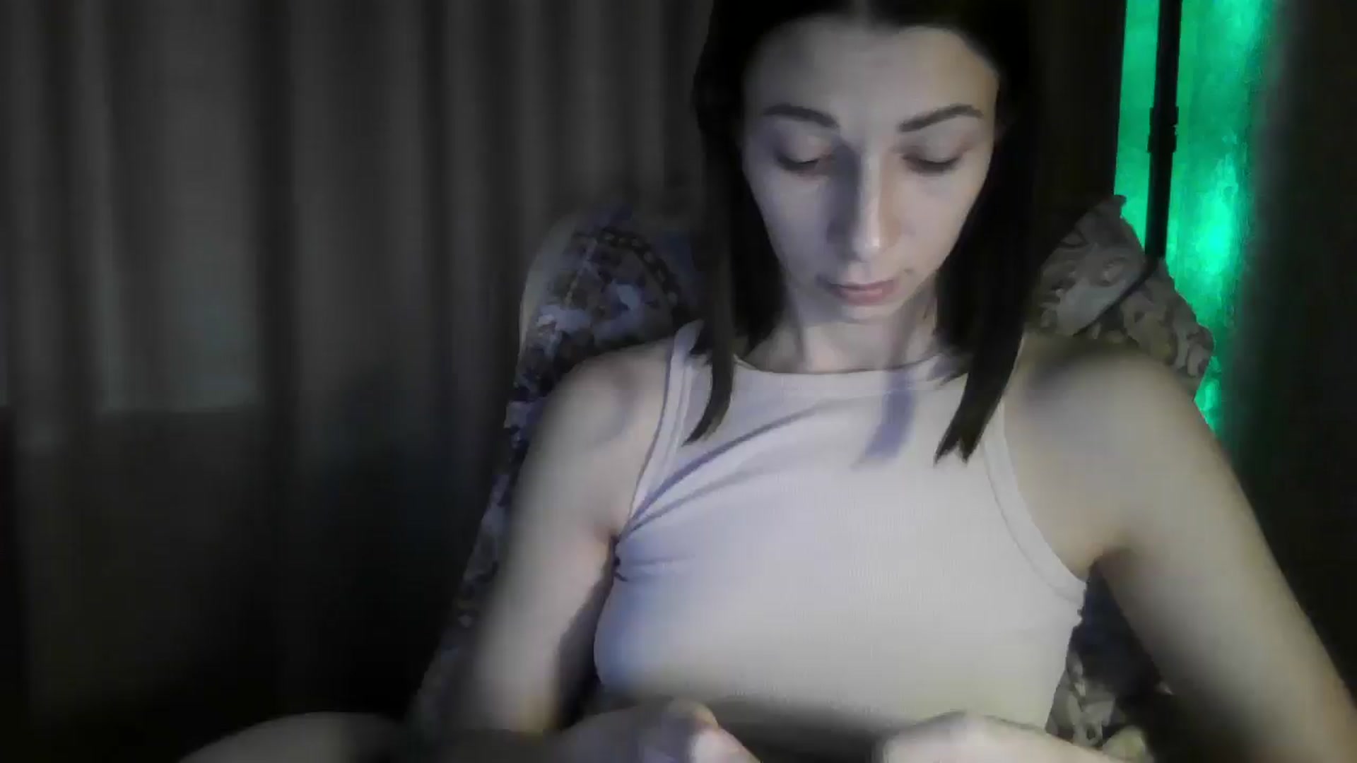Gallery image thumbnail from Diana_Bloo's myfreecams stream on, 12/15/2025, 11:47 image 15 of 20