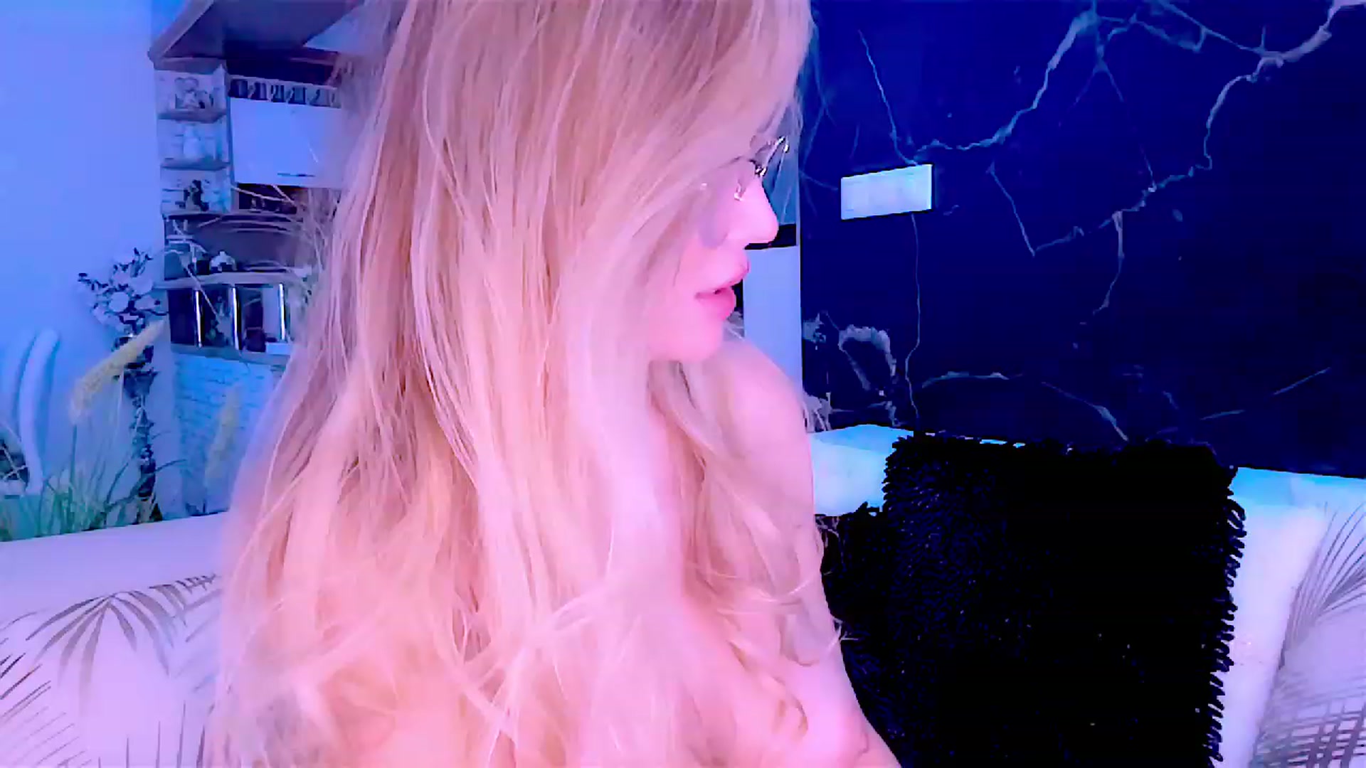 Gallery image thumbnail from Diana_Doll's myfreecams stream on, 12/07/2022, 20:21 image 12 of 20