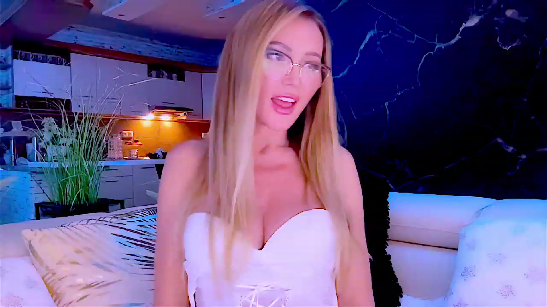 Gallery image thumbnail from Diana_Doll's myfreecams stream on, 03/15/2023, 17:14 image 20 of 20