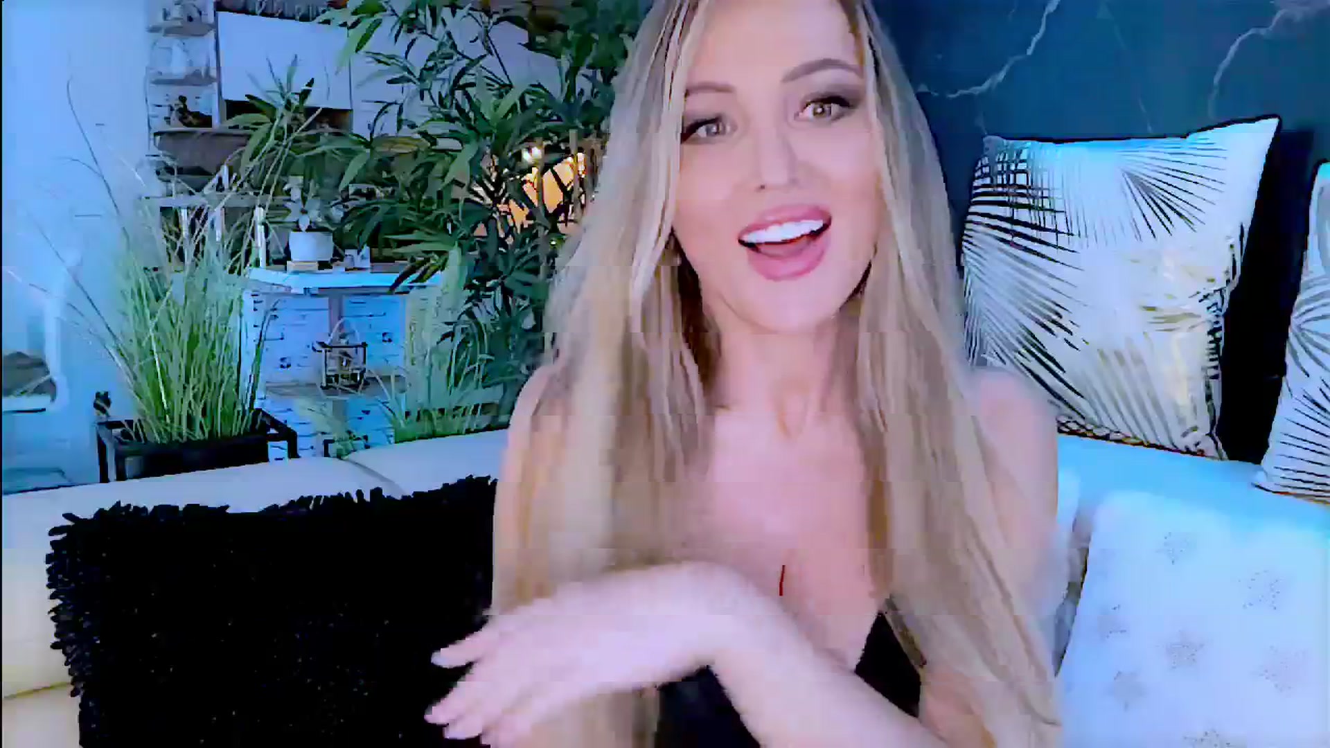 Gallery image thumbnail from Diana_Doll's myfreecams stream on, 06/16/2024, 16:01 image 14 of 20