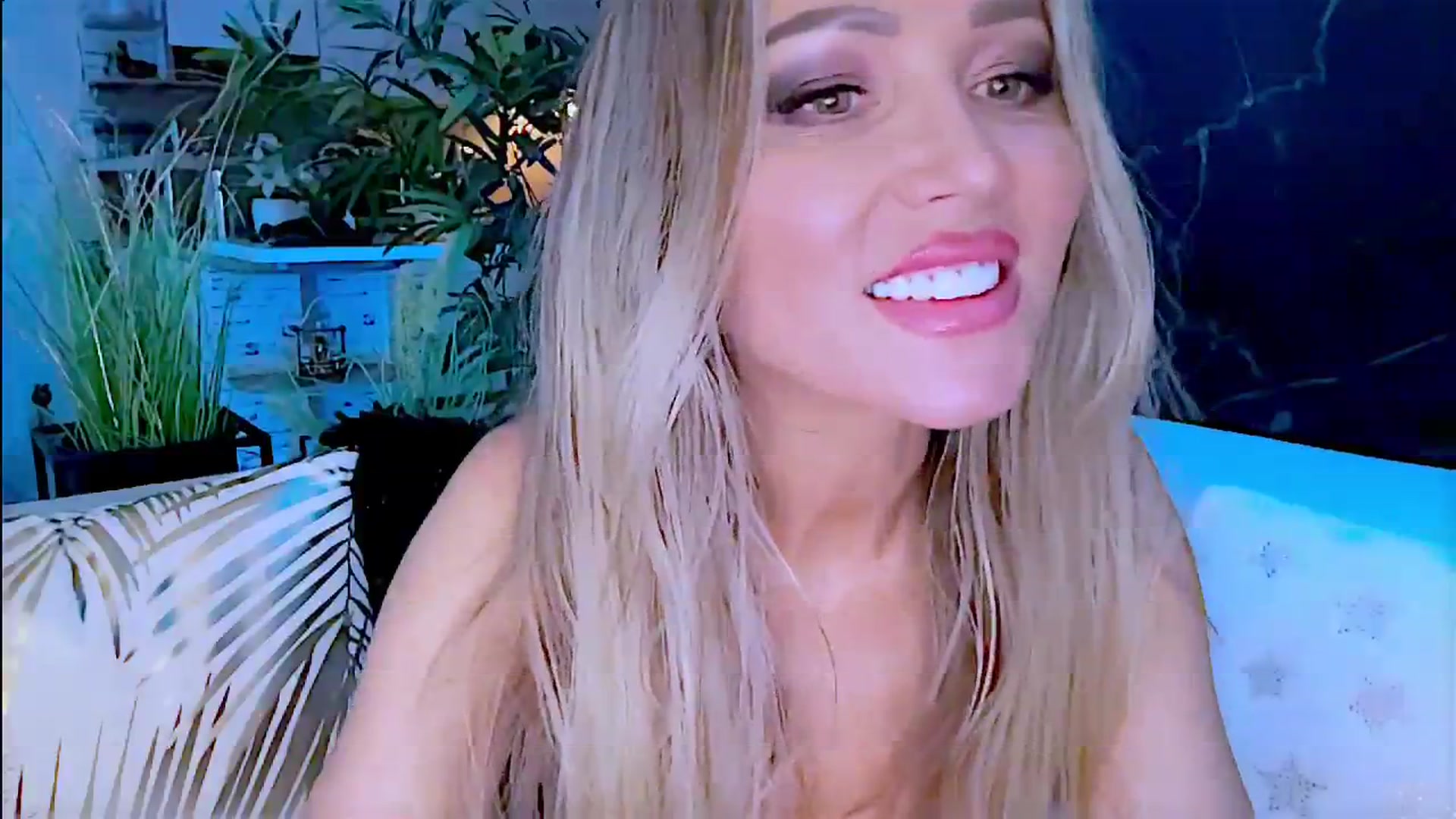 Gallery image thumbnail from Diana_Doll's myfreecams stream on, 06/20/2024, 18:34 image 11 of 20