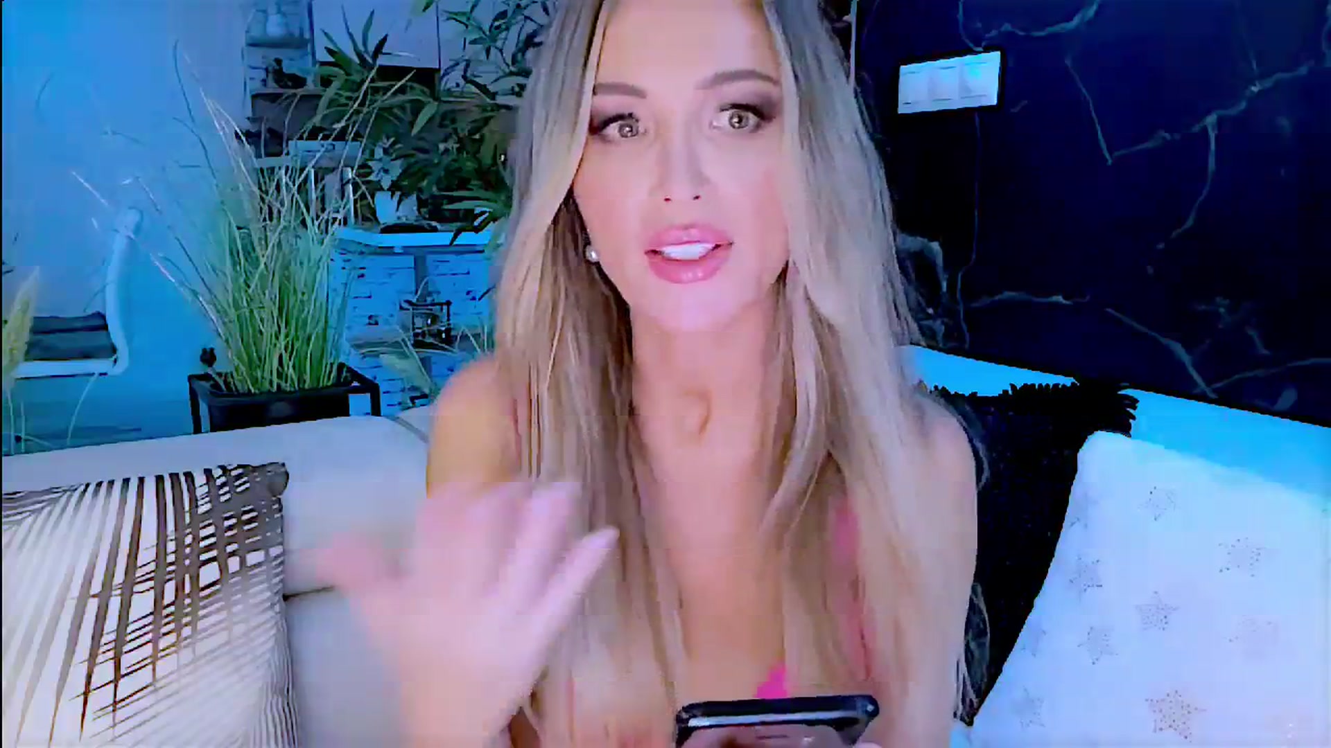 Gallery image thumbnail from Diana_Doll's myfreecams stream on, 06/23/2024, 20:12 image 15 of 20