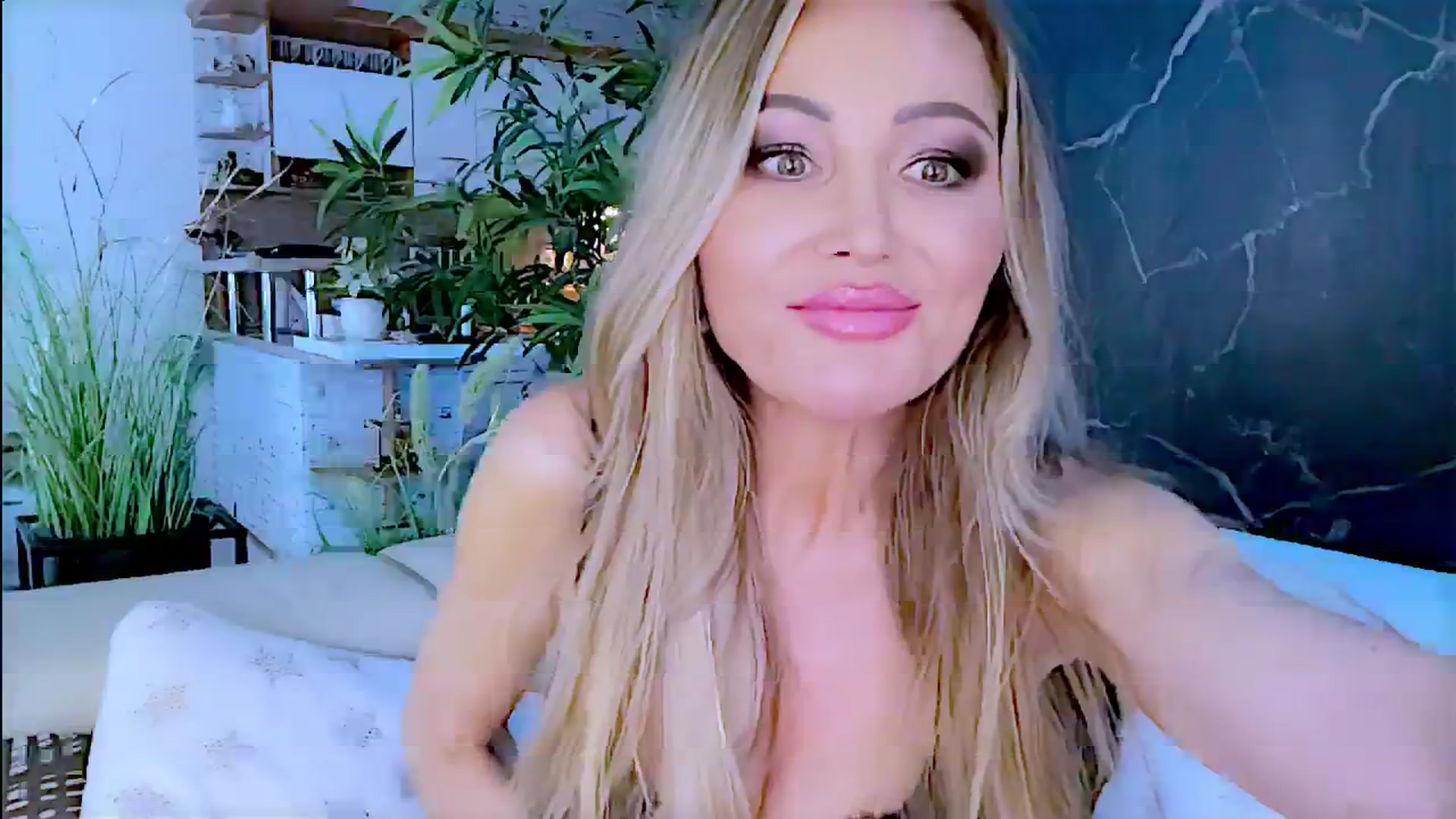 Gallery image thumbnail from Diana_Doll's myfreecams stream on, 06/27/2024, 18:49 image 4 of 20