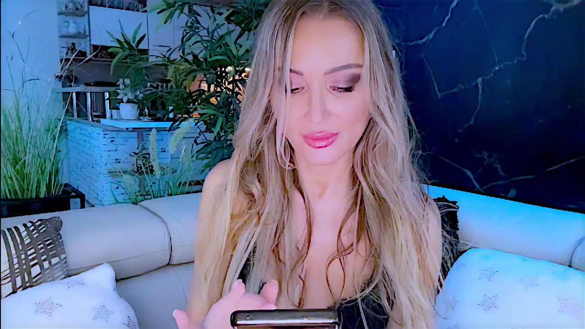 Gallery image thumbnail from Diana_Doll's myfreecams stream on, 06/27/2024, 18:49 image 10 of 20