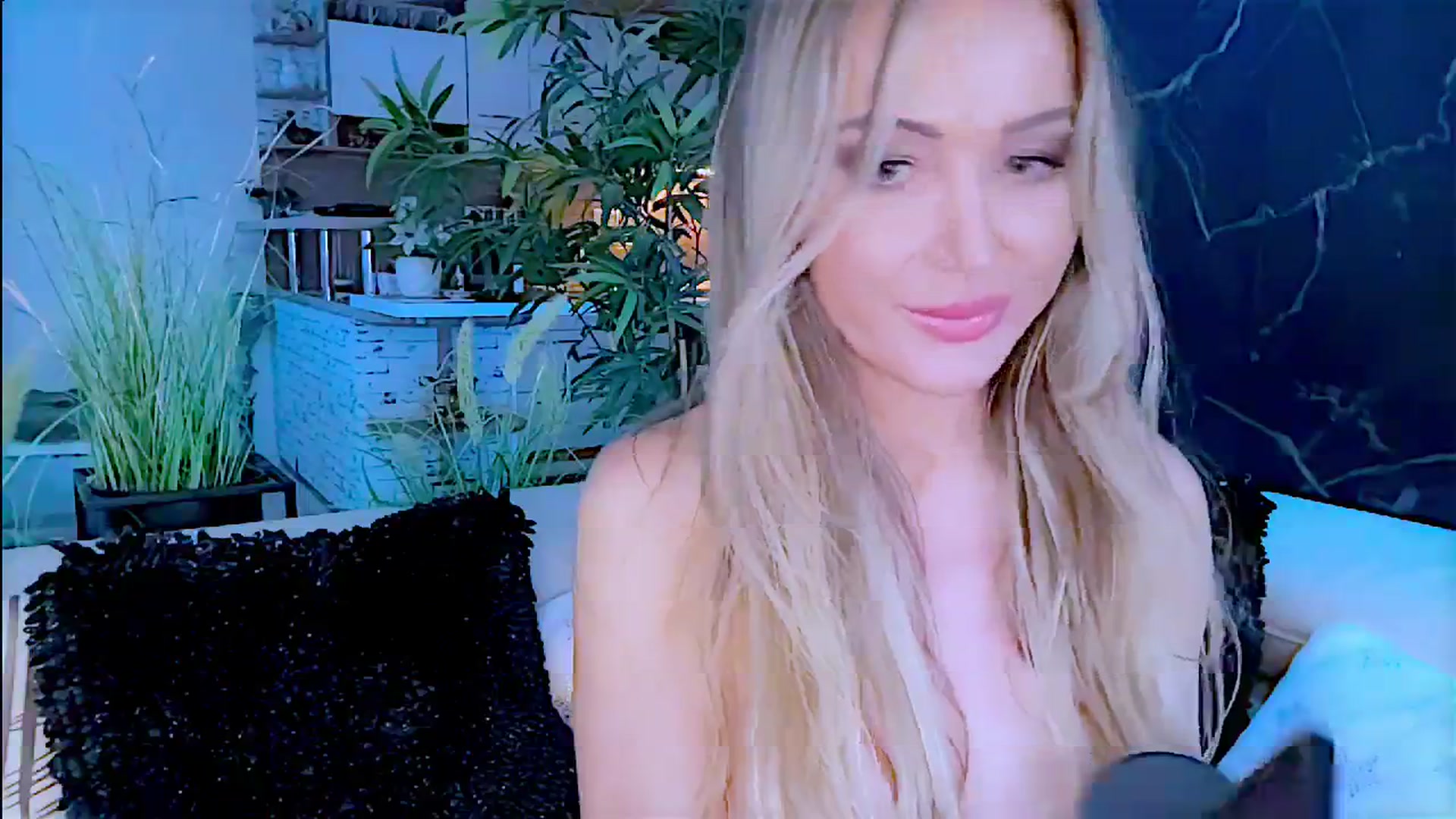 Gallery image thumbnail from Diana_Doll's myfreecams stream on, 06/27/2024, 18:49 image 18 of 20
