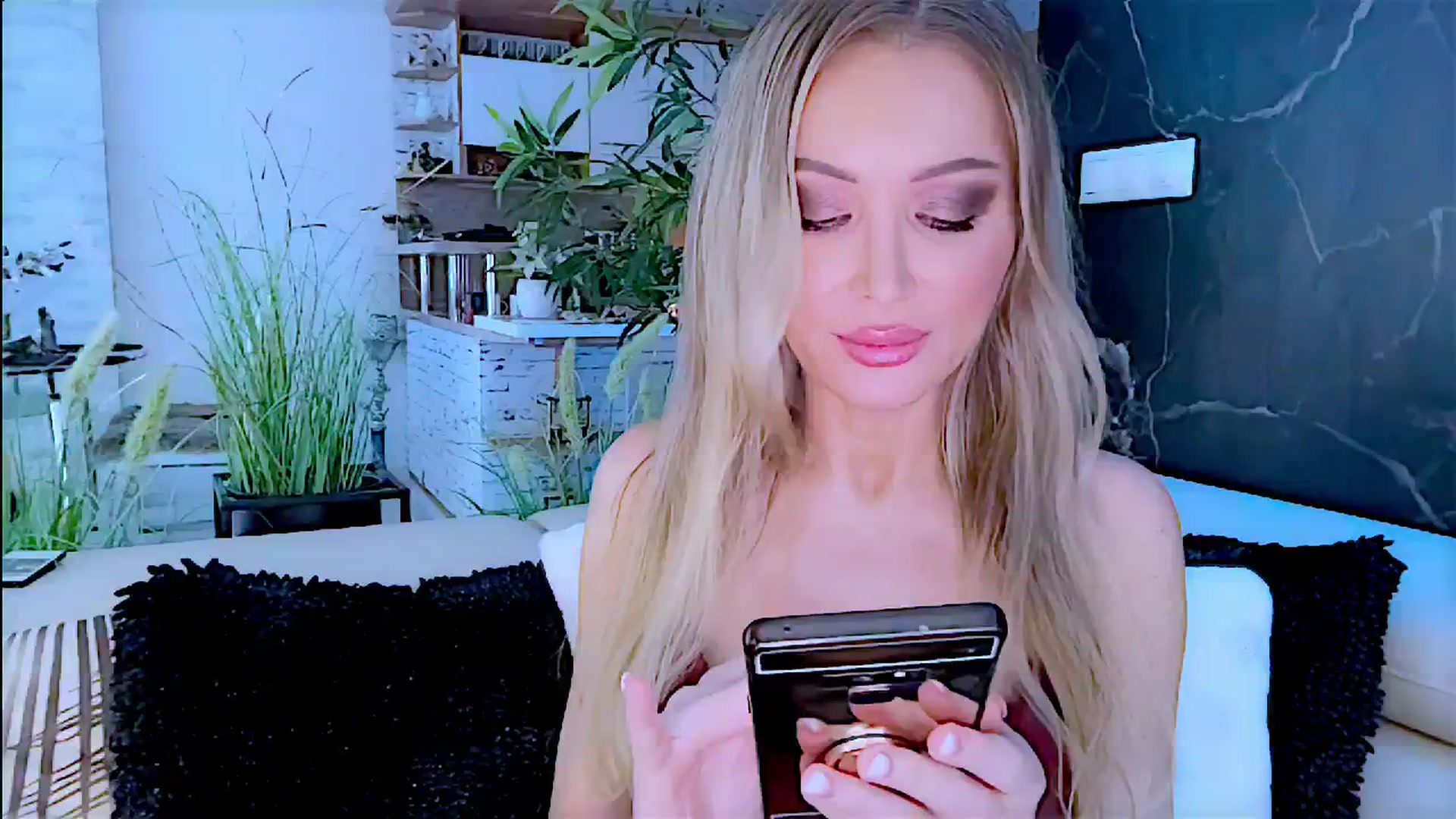 Gallery image thumbnail from Diana_Doll's myfreecams stream on, 06/28/2024, 14:51 image 1 of 20