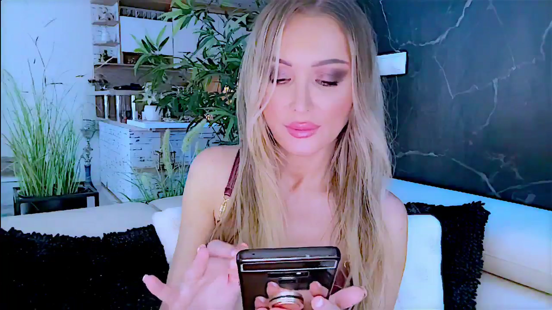 Gallery image thumbnail from Diana_Doll's myfreecams stream on, 06/28/2024, 14:51 image 7 of 20