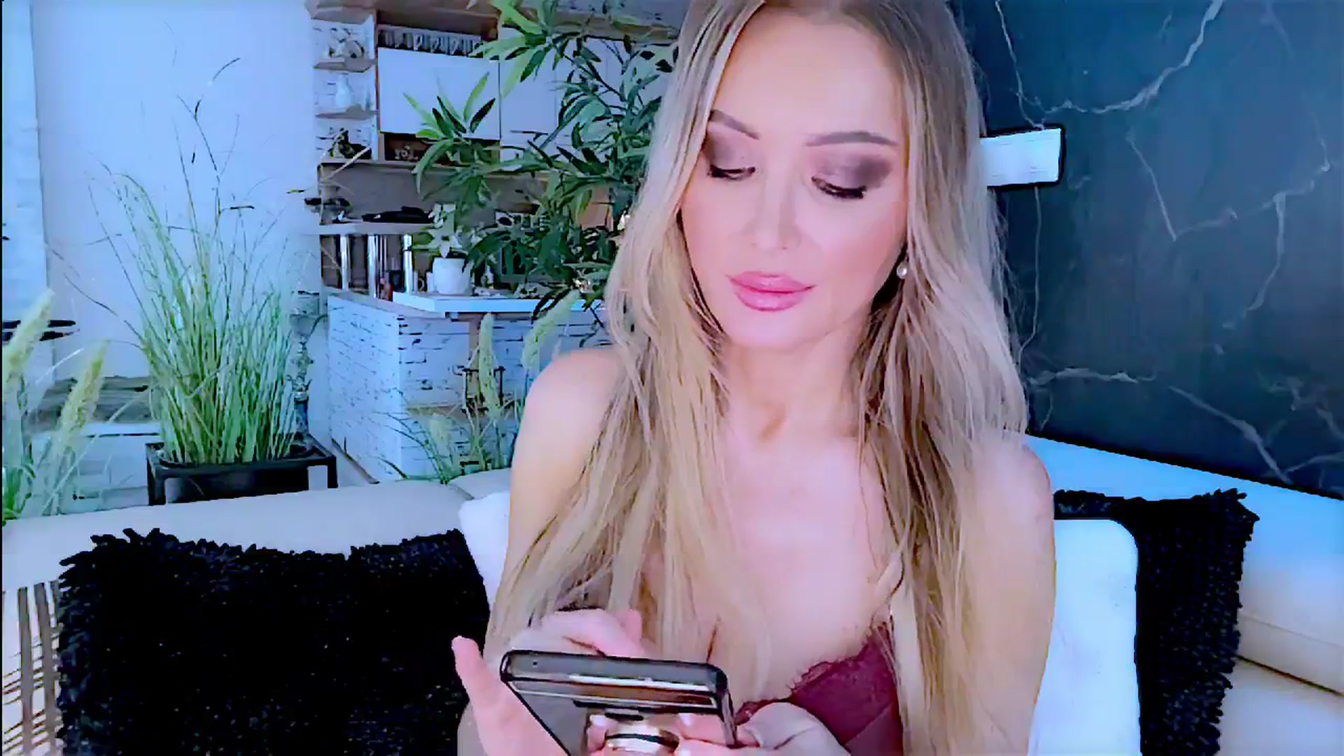 Gallery image thumbnail from Diana_Doll's myfreecams stream on, 06/28/2024, 14:51 image 5 of 20