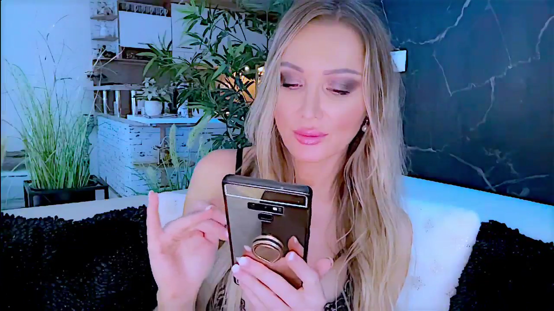 Gallery image thumbnail from Diana_Doll's myfreecams stream on, 06/30/2024, 17:06 image 6 of 20