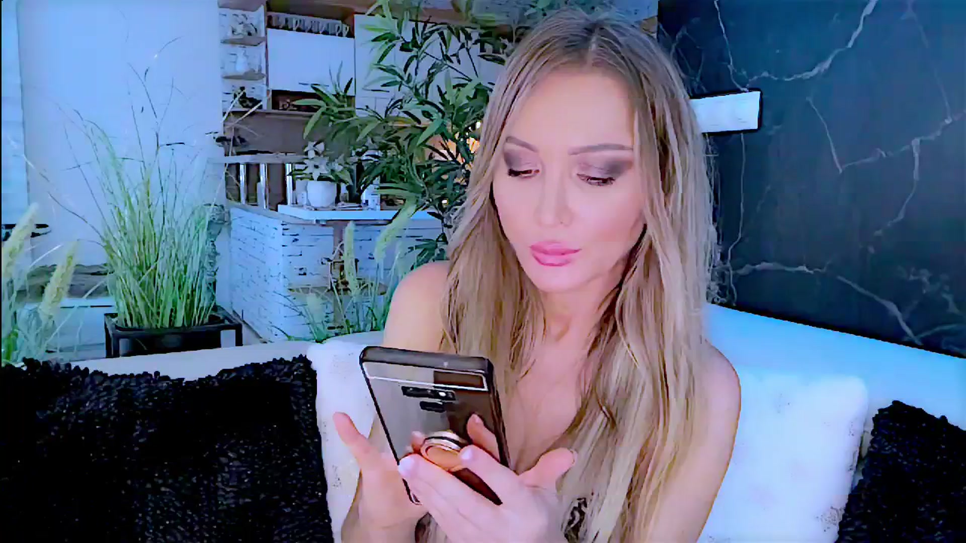 Gallery image thumbnail from Diana_Doll's myfreecams stream on, 06/30/2024, 17:06 image 4 of 20