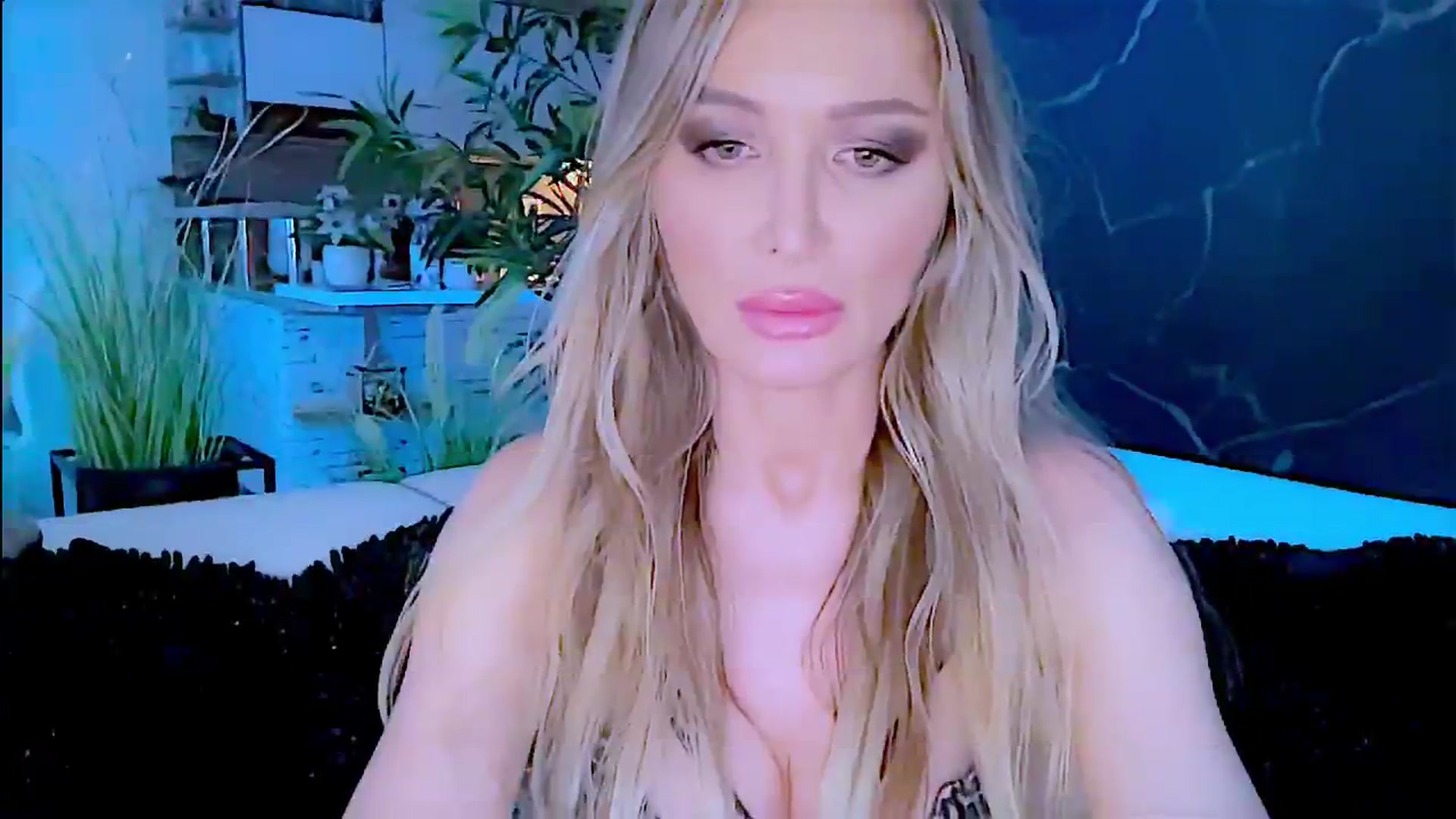 Gallery image thumbnail from Diana_Doll's myfreecams stream on, 06/30/2024, 17:50 image 5 of 20