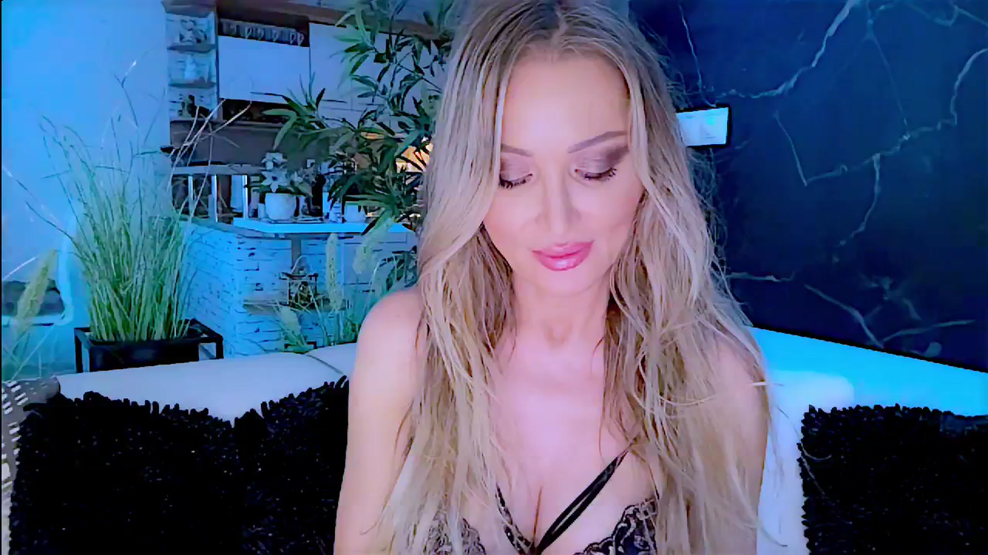 Gallery image thumbnail from Diana_Doll's myfreecams stream on, 06/30/2024, 17:50 image 8 of 20
