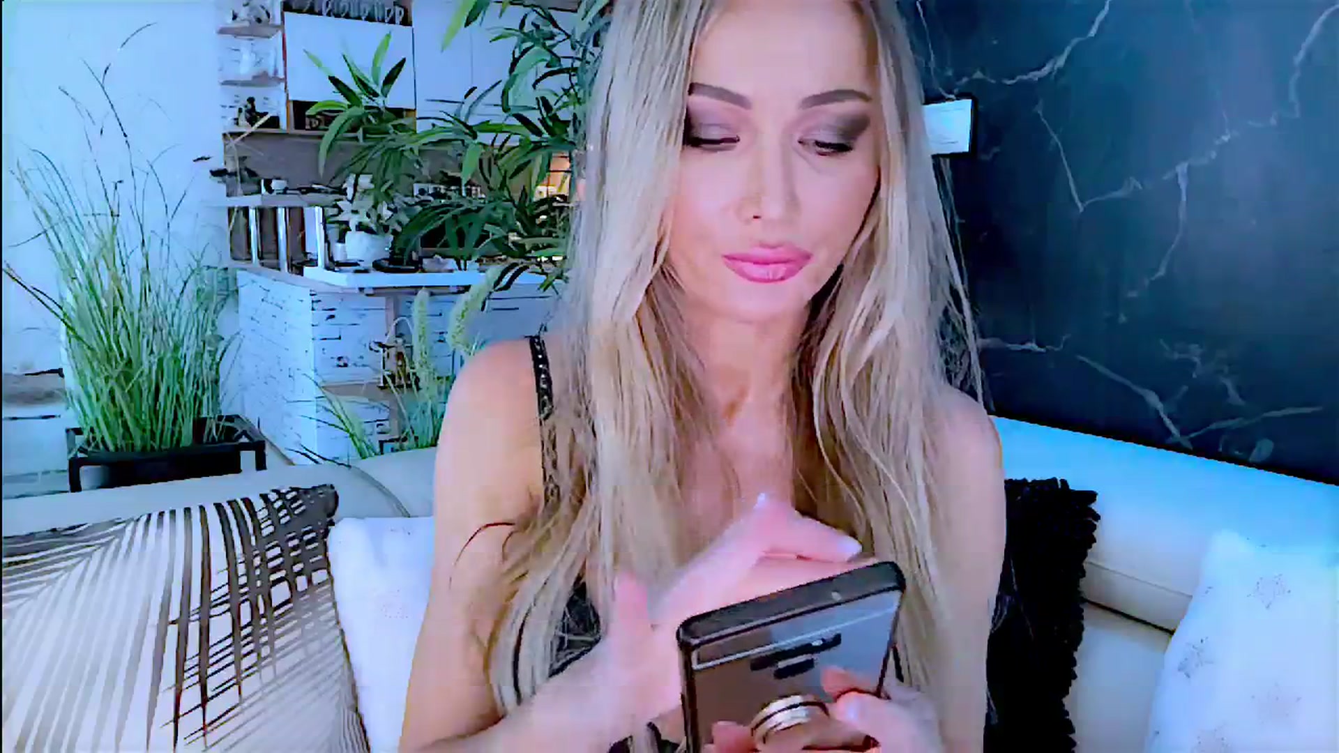 Gallery image thumbnail from Diana_Doll's myfreecams stream on, 07/11/2024, 14:35 image 3 of 20
