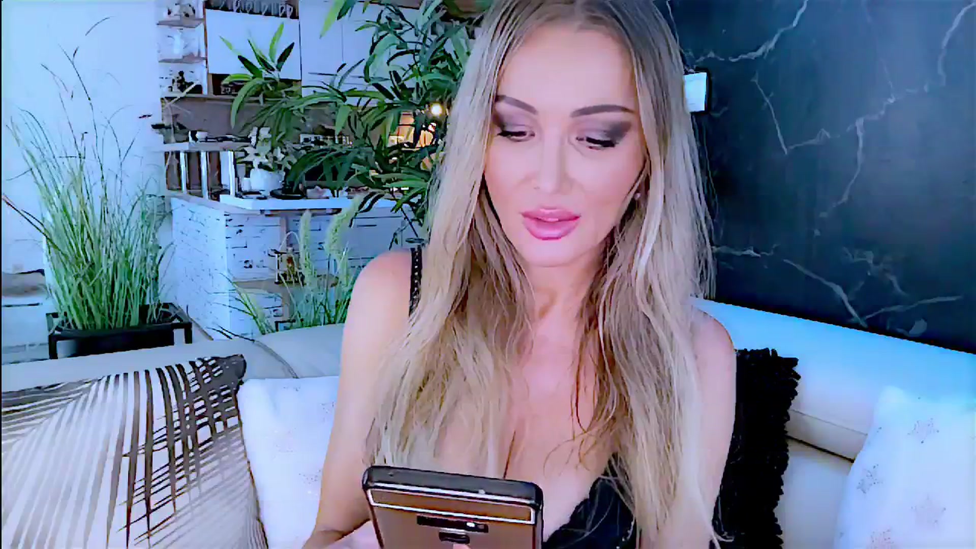 Gallery image thumbnail from Diana_Doll's myfreecams stream on, 07/11/2024, 14:35 image 18 of 20