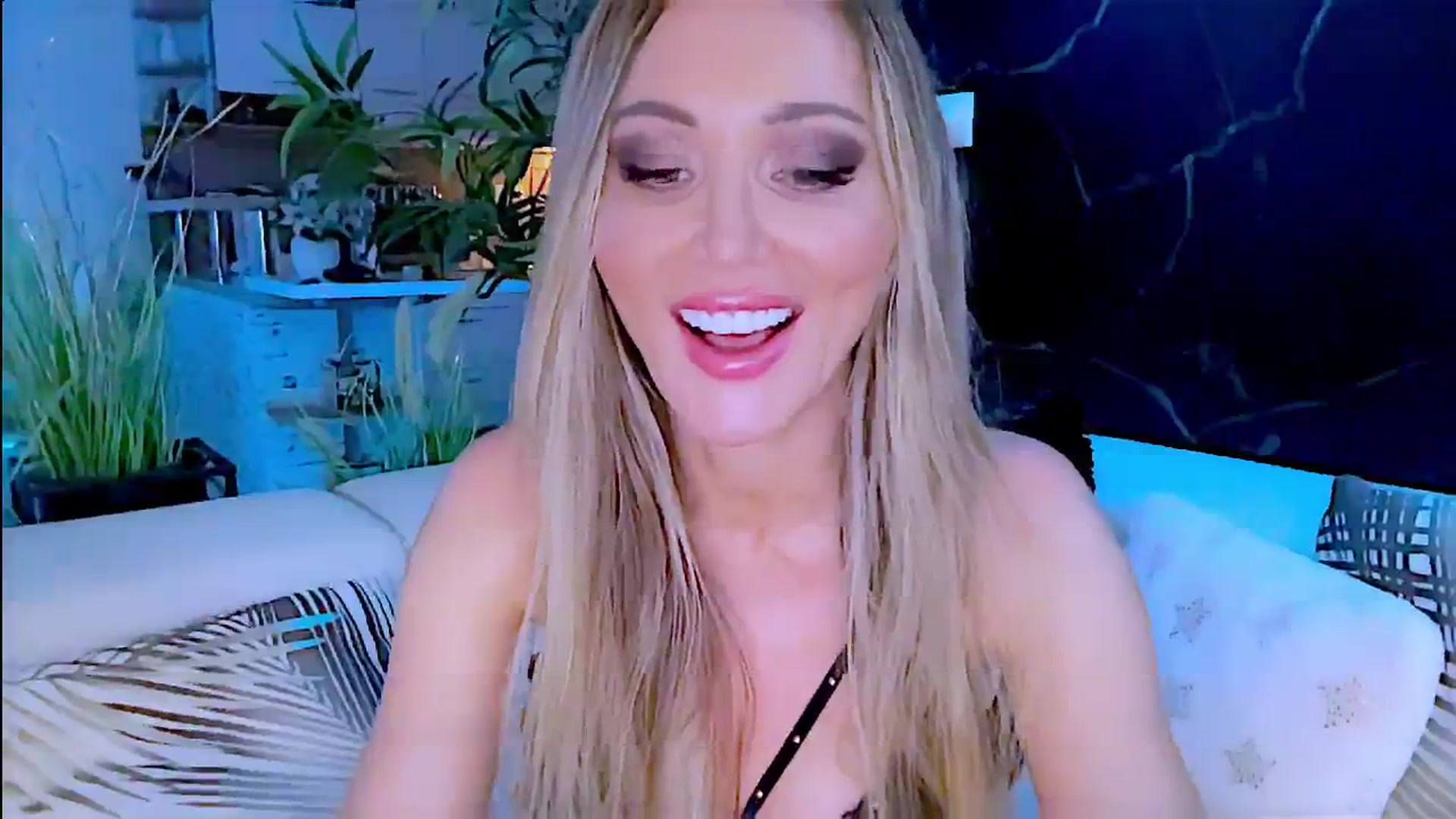 Gallery image thumbnail from Diana_Doll's myfreecams stream on, 07/13/2024, 20:04 image 13 of 20