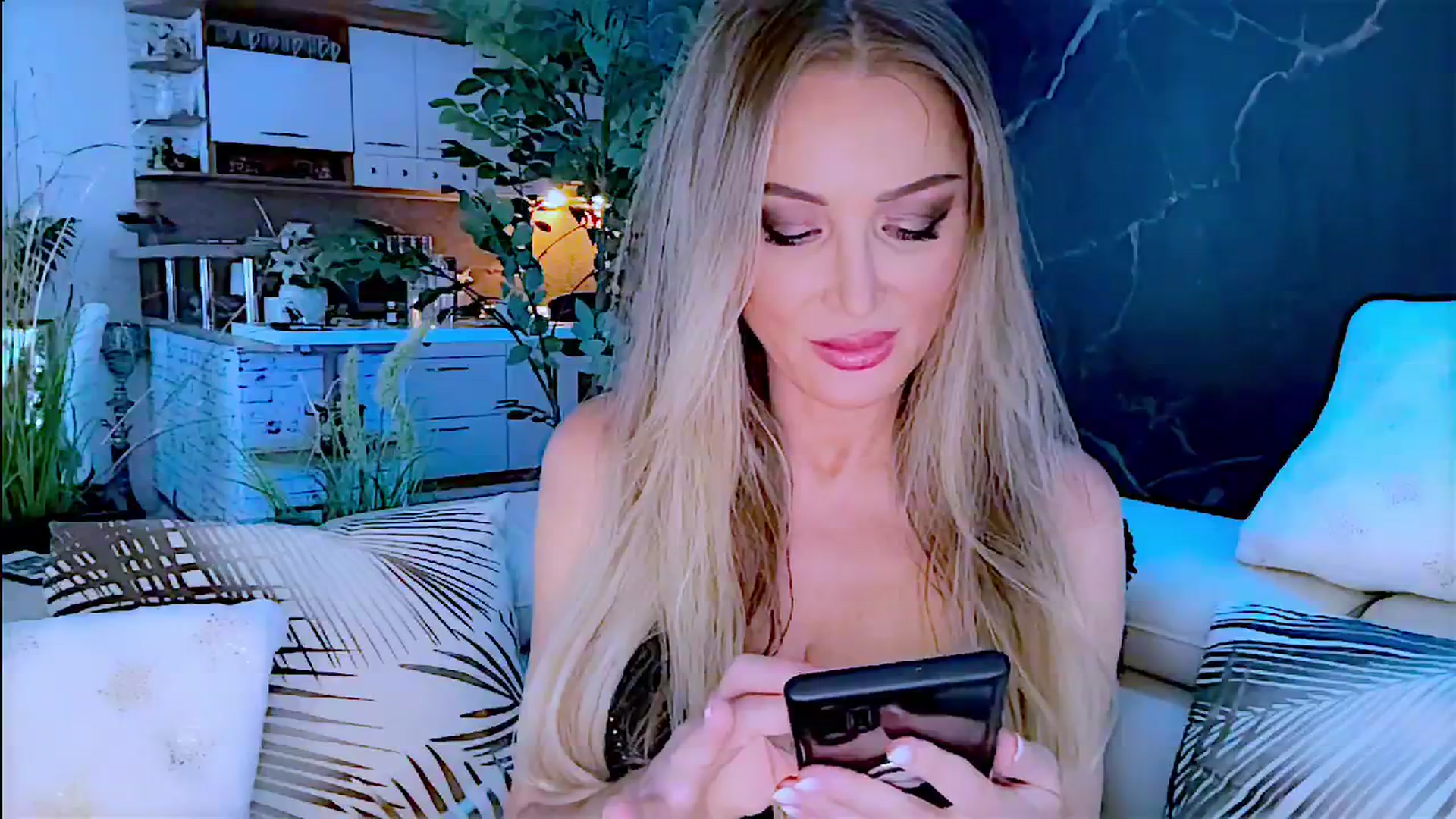 Gallery image thumbnail from Diana_Doll's myfreecams stream on, 07/28/2024, 15:19 image 10 of 20