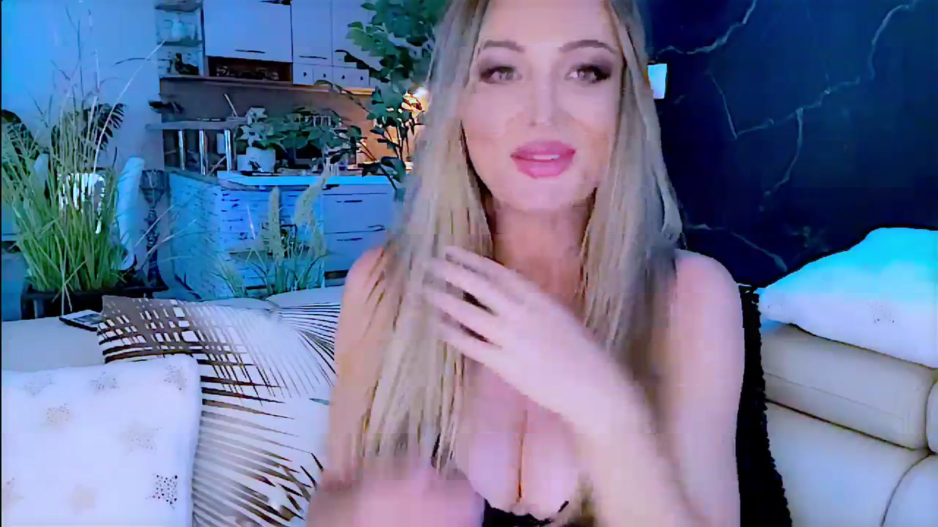 Gallery image thumbnail from Diana_Doll's myfreecams stream on, 07/28/2024, 19:42 image 6 of 20