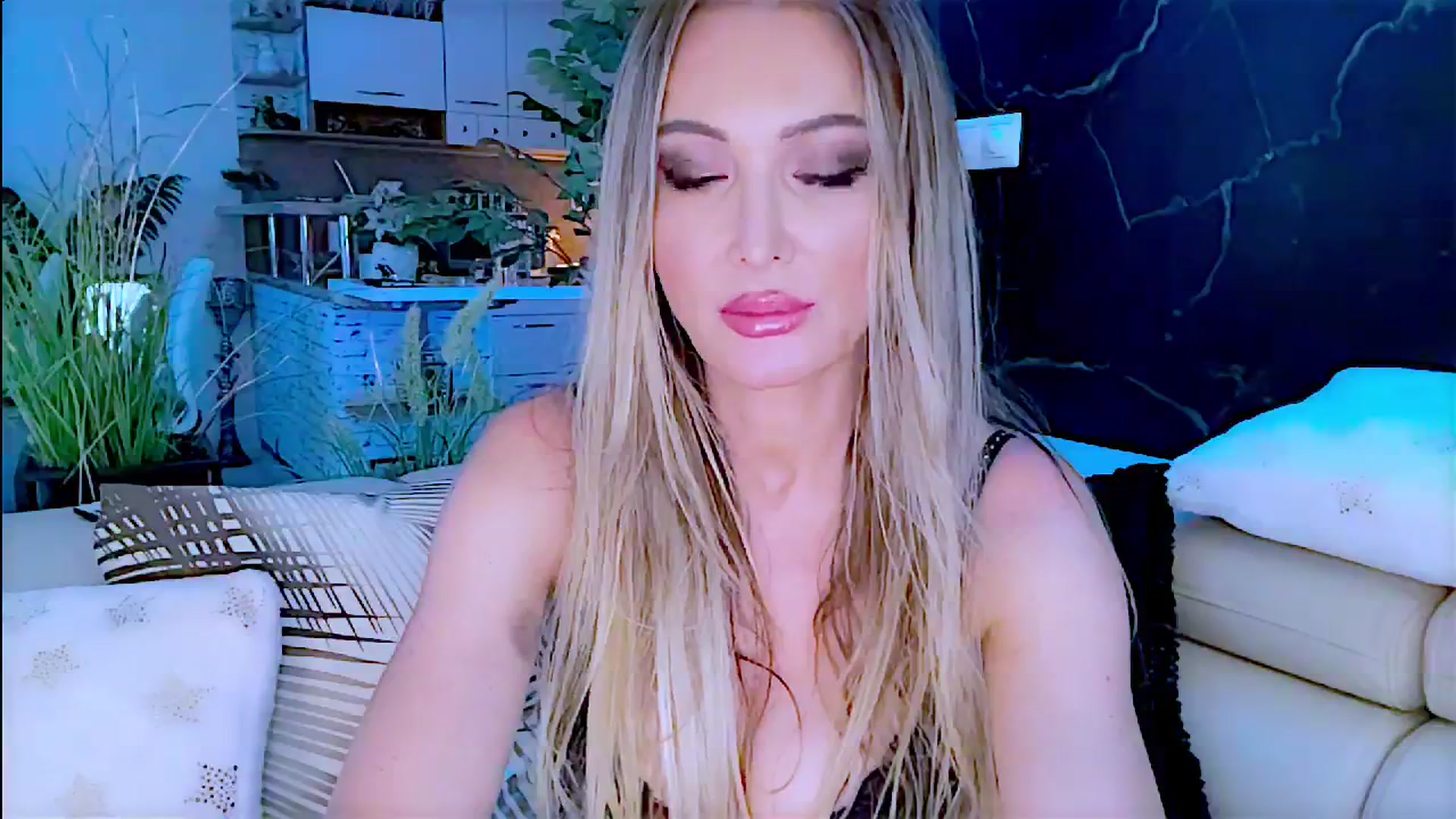 Gallery image thumbnail from Diana_Doll's myfreecams stream on, 07/28/2024, 19:42 image 8 of 20