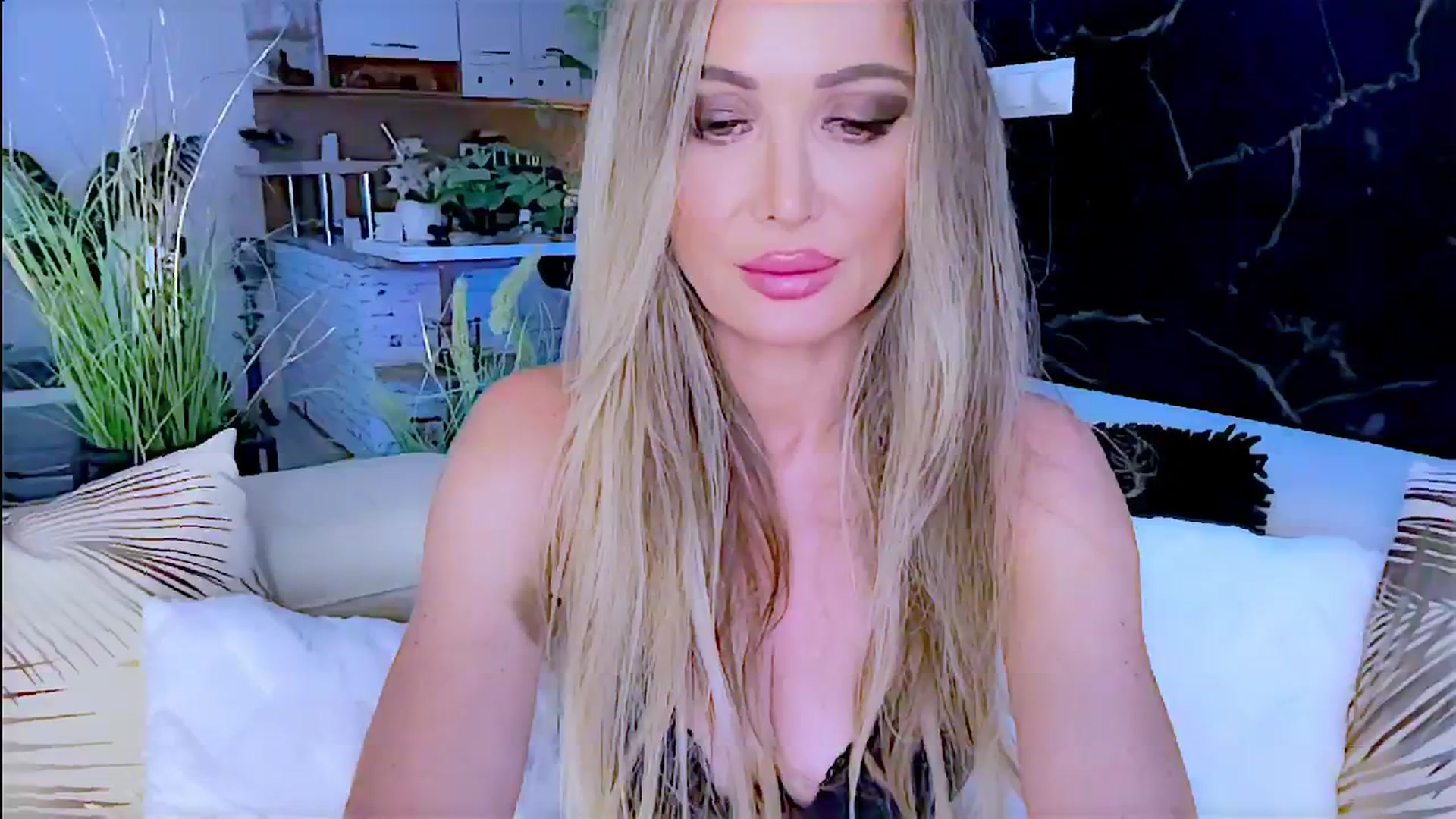 Gallery image thumbnail from Diana_Doll's myfreecams stream on, 08/02/2024, 21:12 image 20 of 20