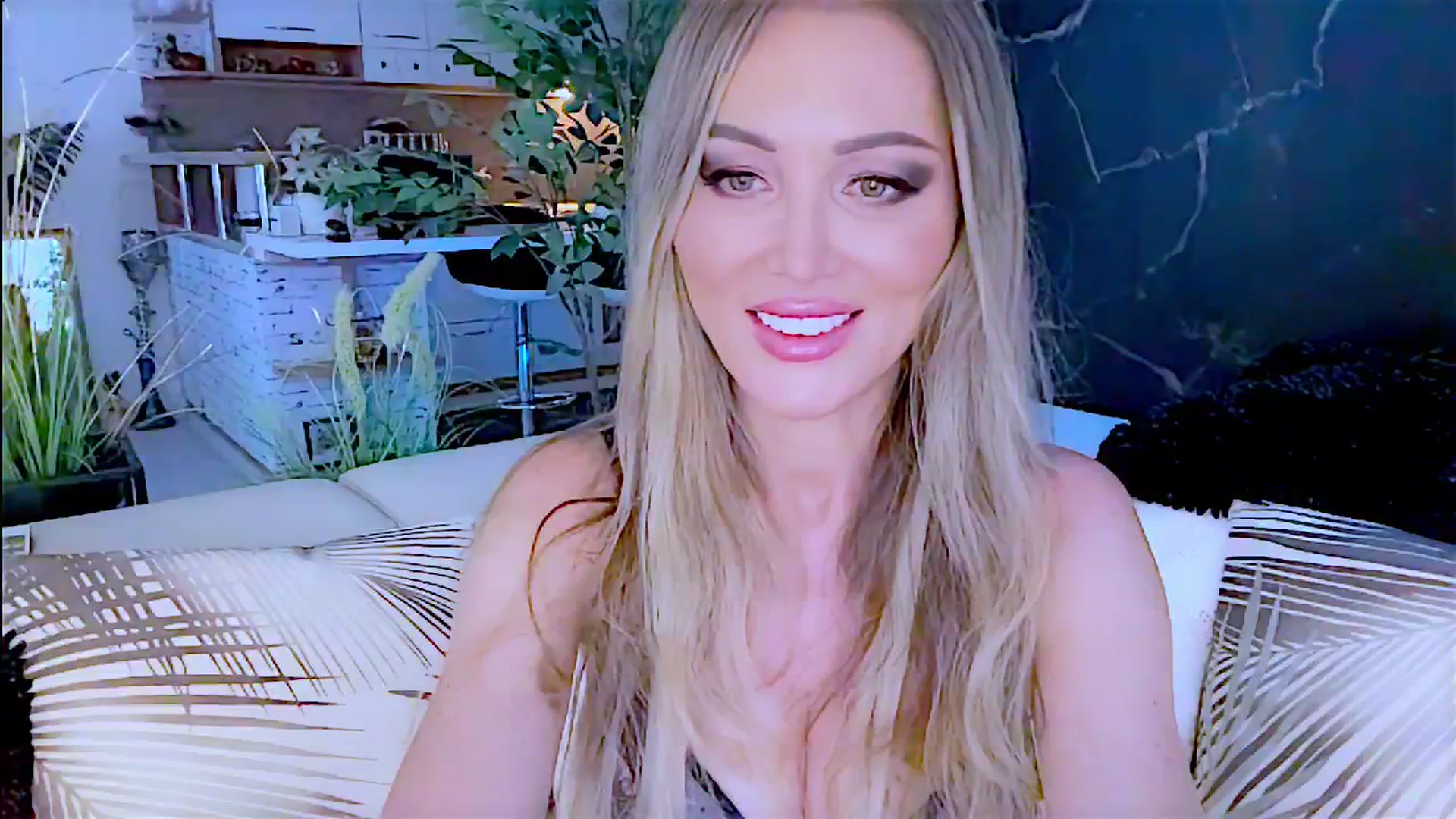 Gallery image thumbnail from Diana_Doll's myfreecams stream on, 08/04/2024, 14:53 image 17 of 20