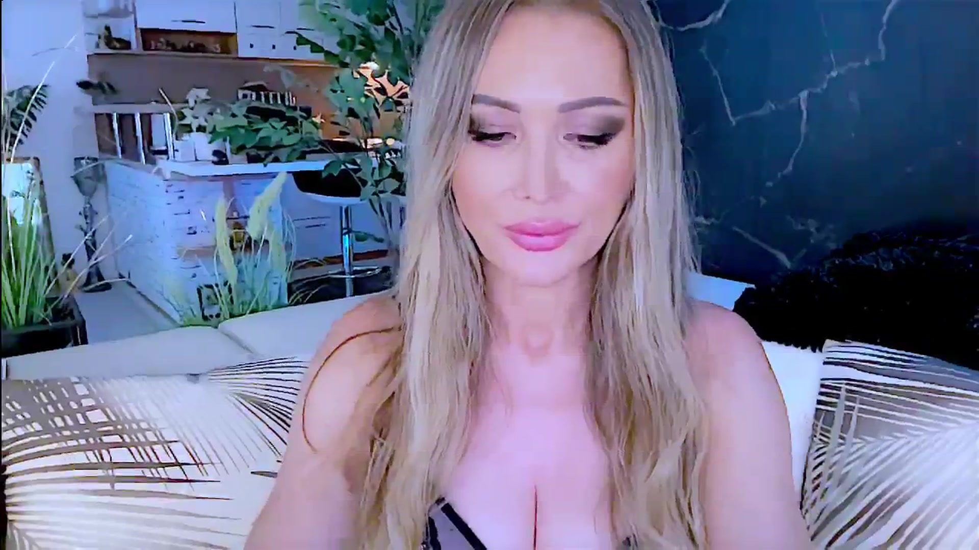 Gallery image thumbnail from Diana_Doll's myfreecams stream on, 08/04/2024, 14:53 image 20 of 20
