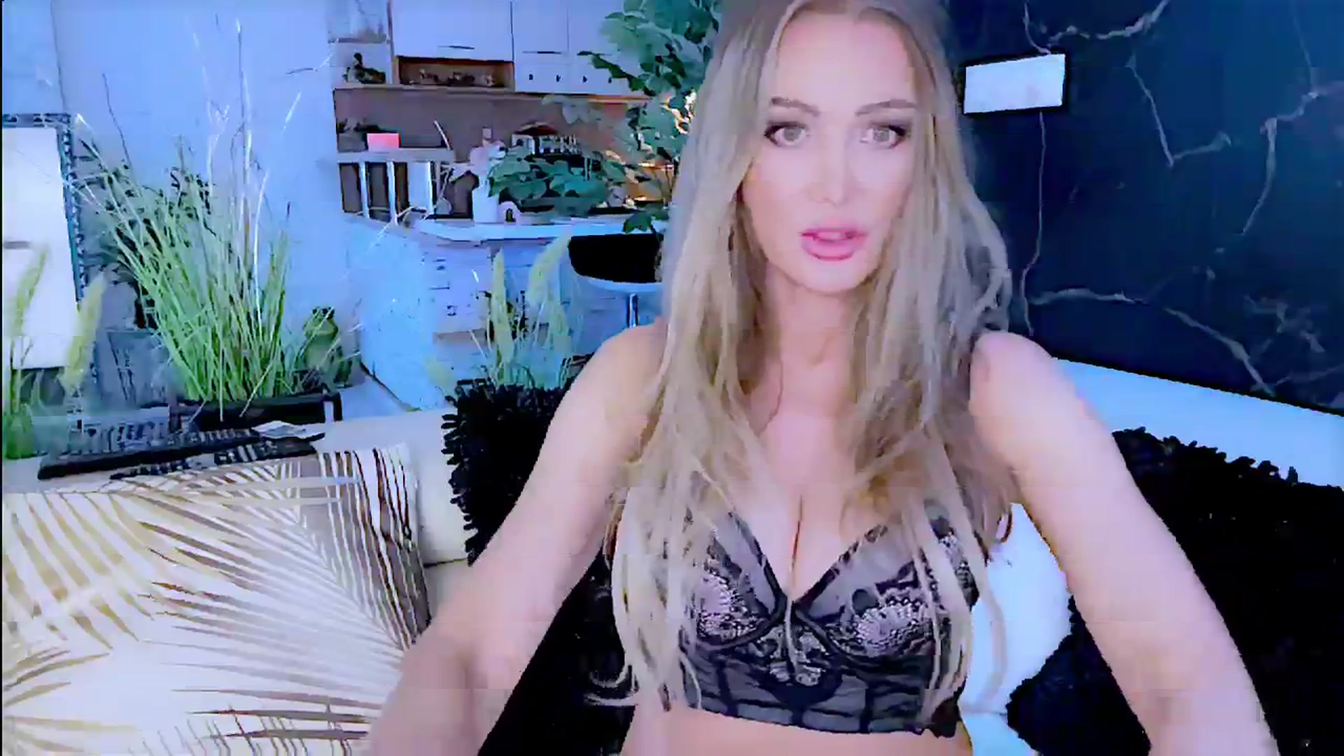 Gallery image thumbnail from Diana_Doll's myfreecams stream on, 08/21/2024, 15:46 image 5 of 20
