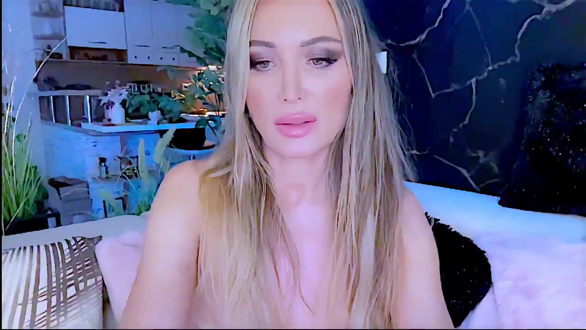 Gallery image thumbnail from Diana_Doll's myfreecams stream on, 09/15/2024, 16:55 image 20 of 20