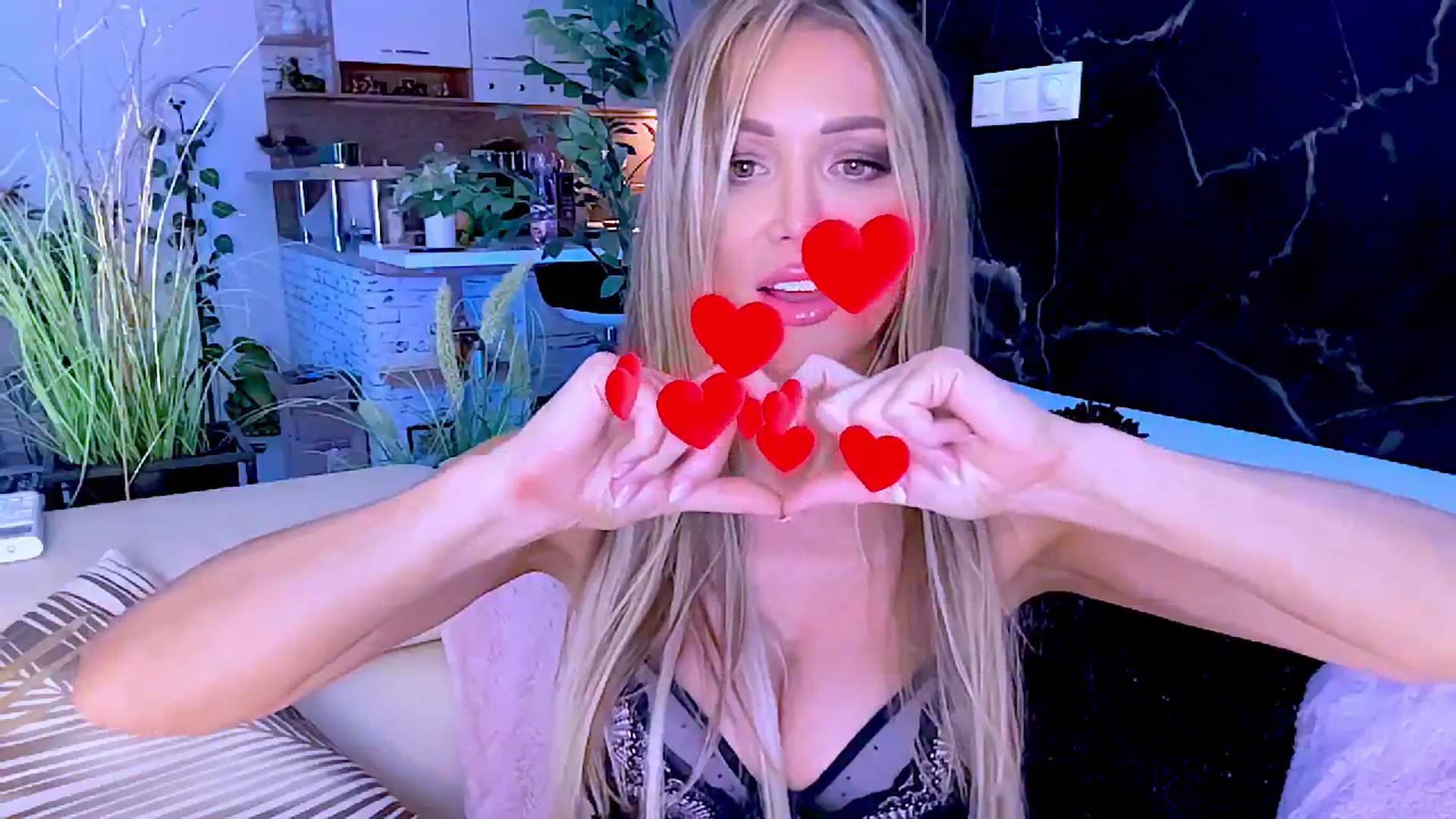 Gallery image thumbnail from Diana_Doll's myfreecams stream on, 10/12/2024, 21:19 image 11 of 20