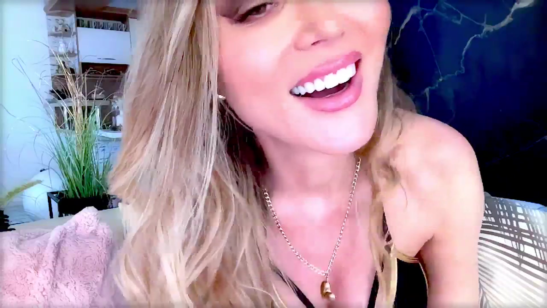 Gallery image thumbnail from Diana_Doll's myfreecams stream on, 06/14/2025, 15:27 image 20 of 20