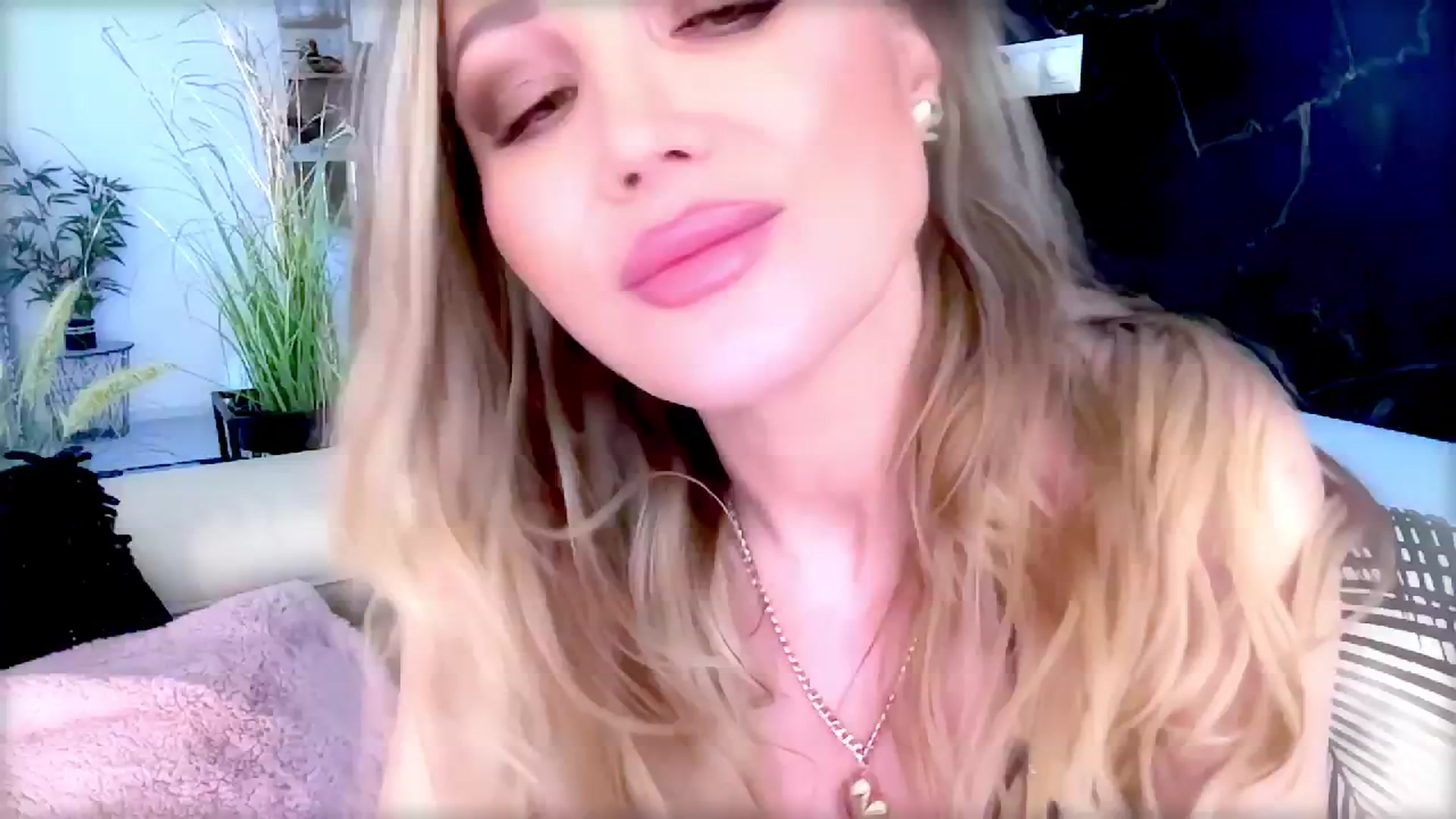 Gallery image thumbnail from Diana_Doll's myfreecams stream on, 06/14/2025, 18:45 image 1 of 20