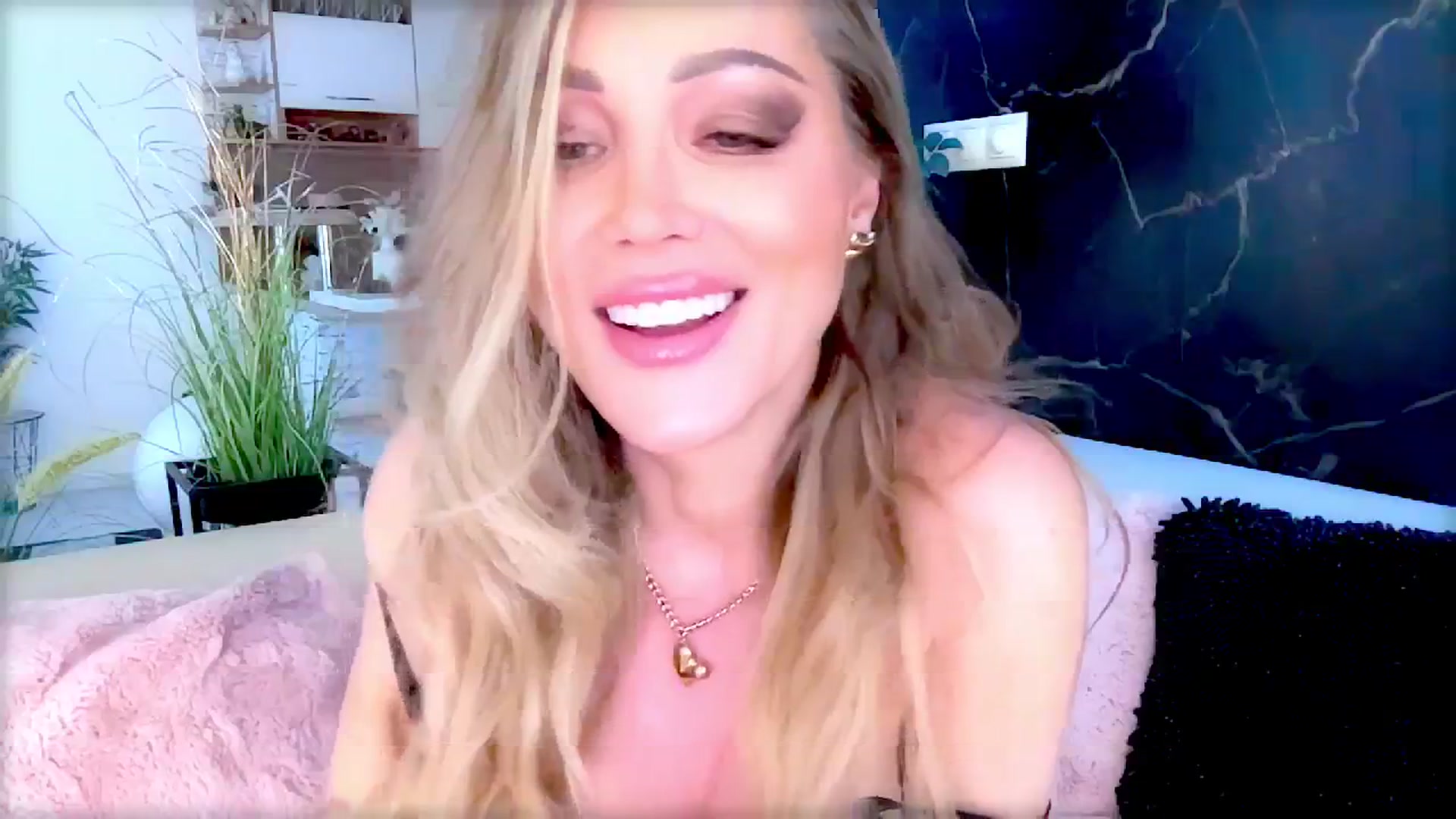 Gallery image thumbnail from Diana_Doll's myfreecams stream on, 06/15/2025, 15:17 image 12 of 20