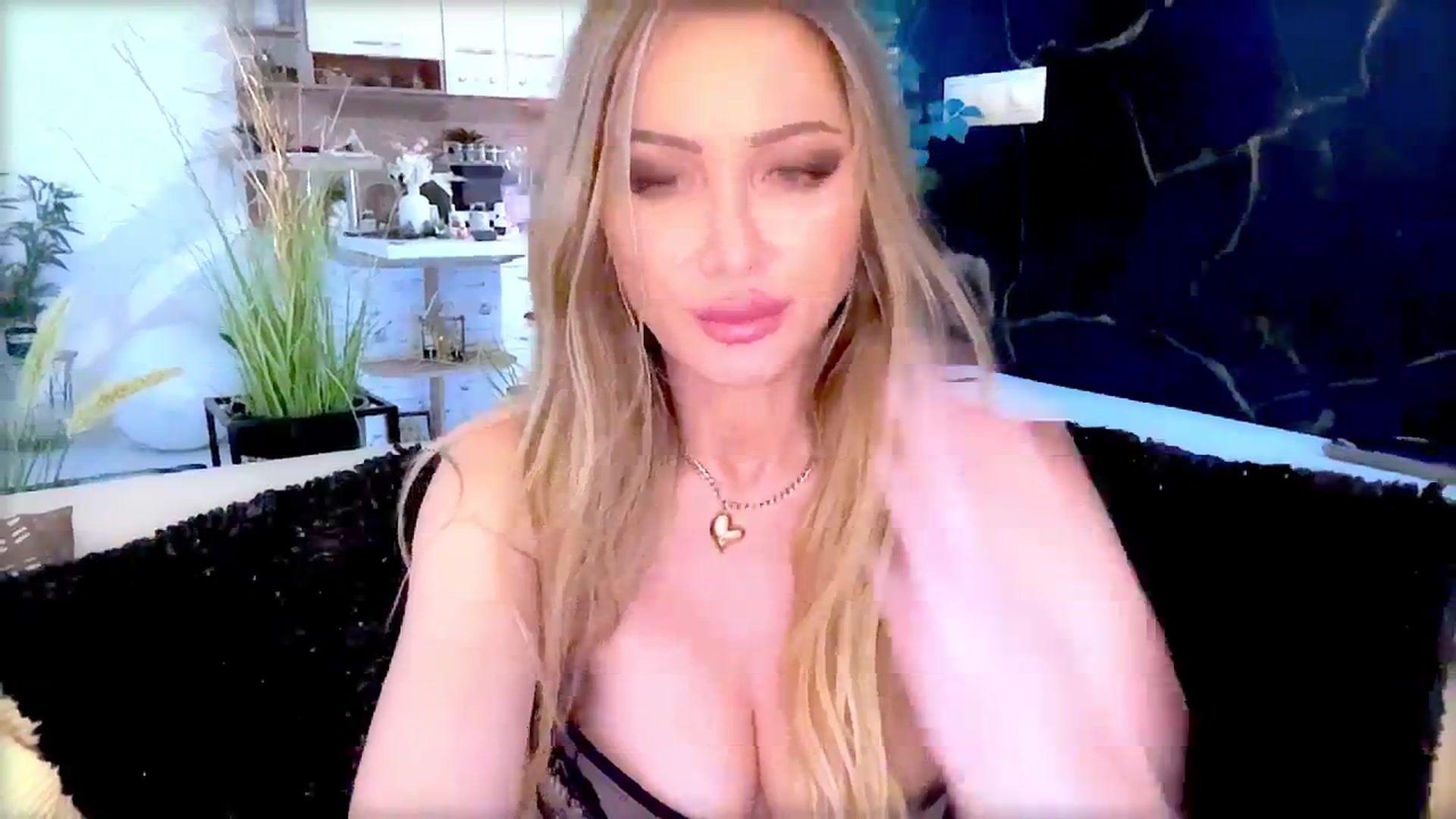 Gallery image thumbnail from Diana_Doll's myfreecams stream on, 06/28/2025, 20:58 image 20 of 20