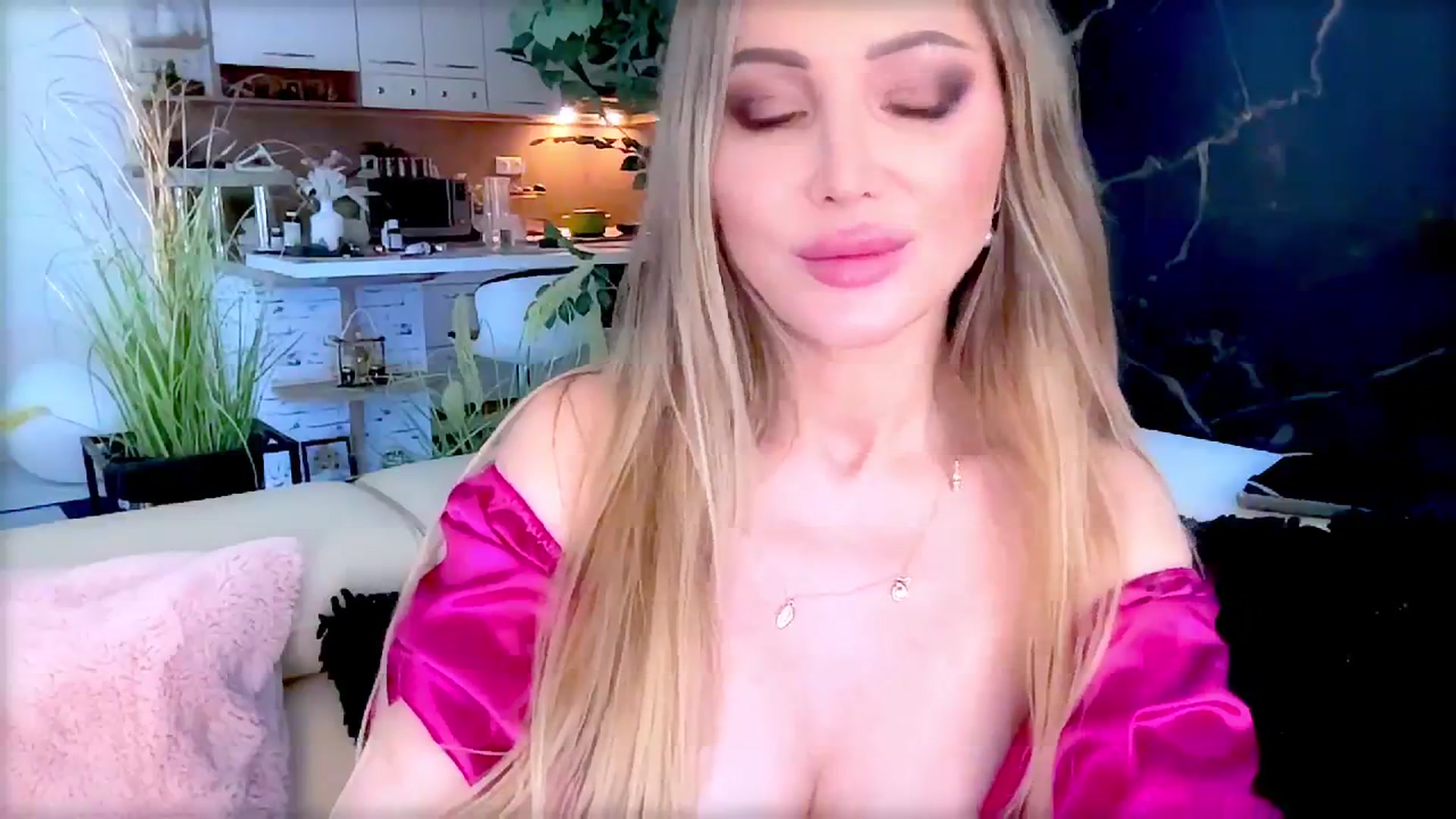 Gallery image thumbnail from Diana_Doll's myfreecams stream on, 06/29/2025, 16:49 image 13 of 20