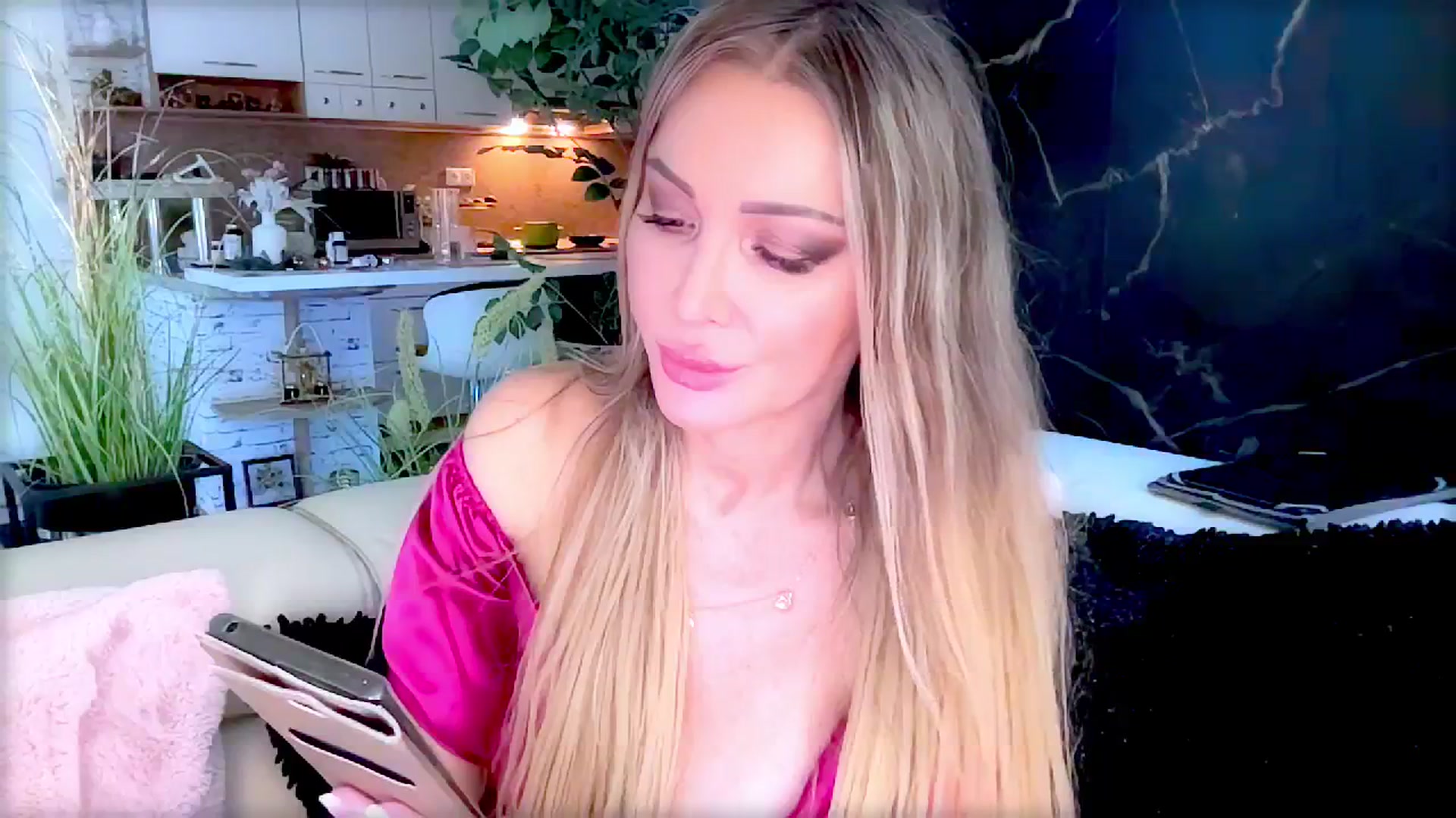 Gallery image thumbnail from Diana_Doll's myfreecams stream on, 06/29/2025, 16:49 image 9 of 20