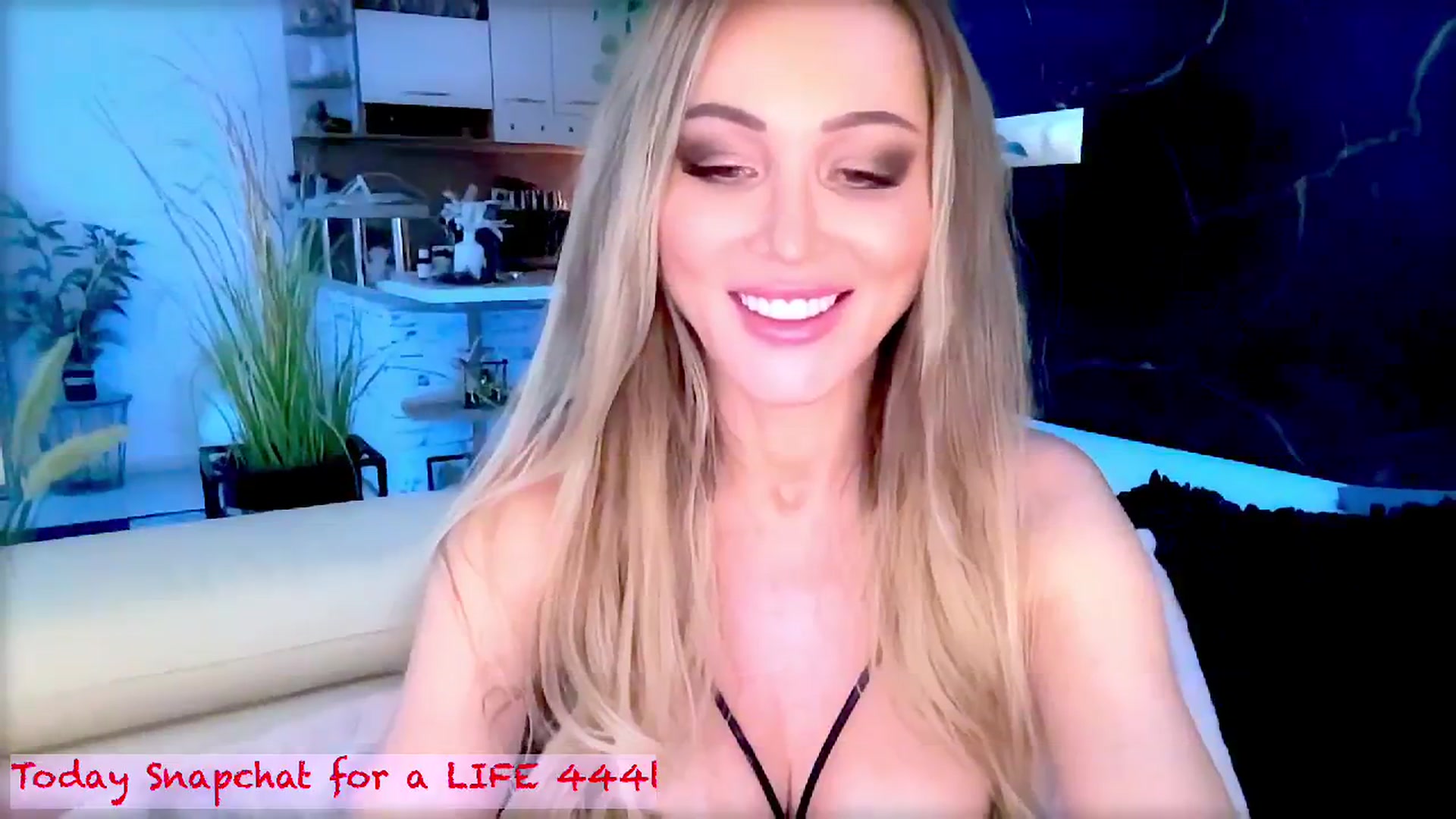 Gallery image thumbnail from Diana_Doll's myfreecams stream on, 08/23/2025, 16:35 image 7 of 20