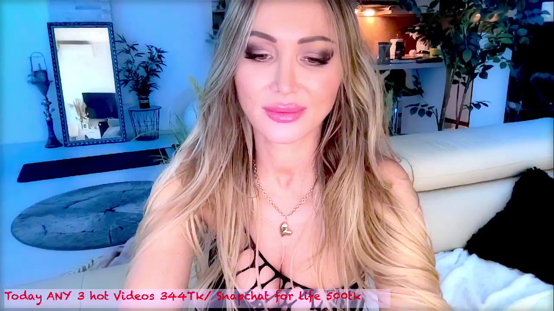 Gallery image thumbnail from Diana_Doll's myfreecams stream on, 08/31/2025, 16:50 image 9 of 20