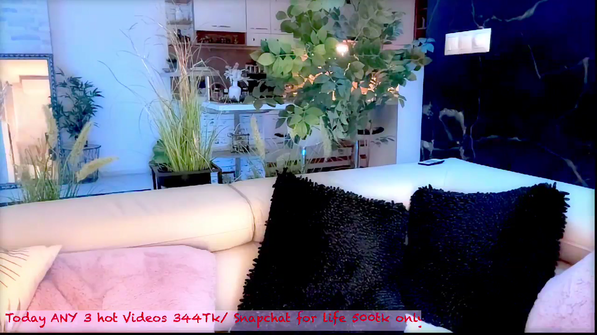 Gallery image thumbnail from Diana_Doll's myfreecams stream on, 09/20/2025, 20:00 image 14 of 20