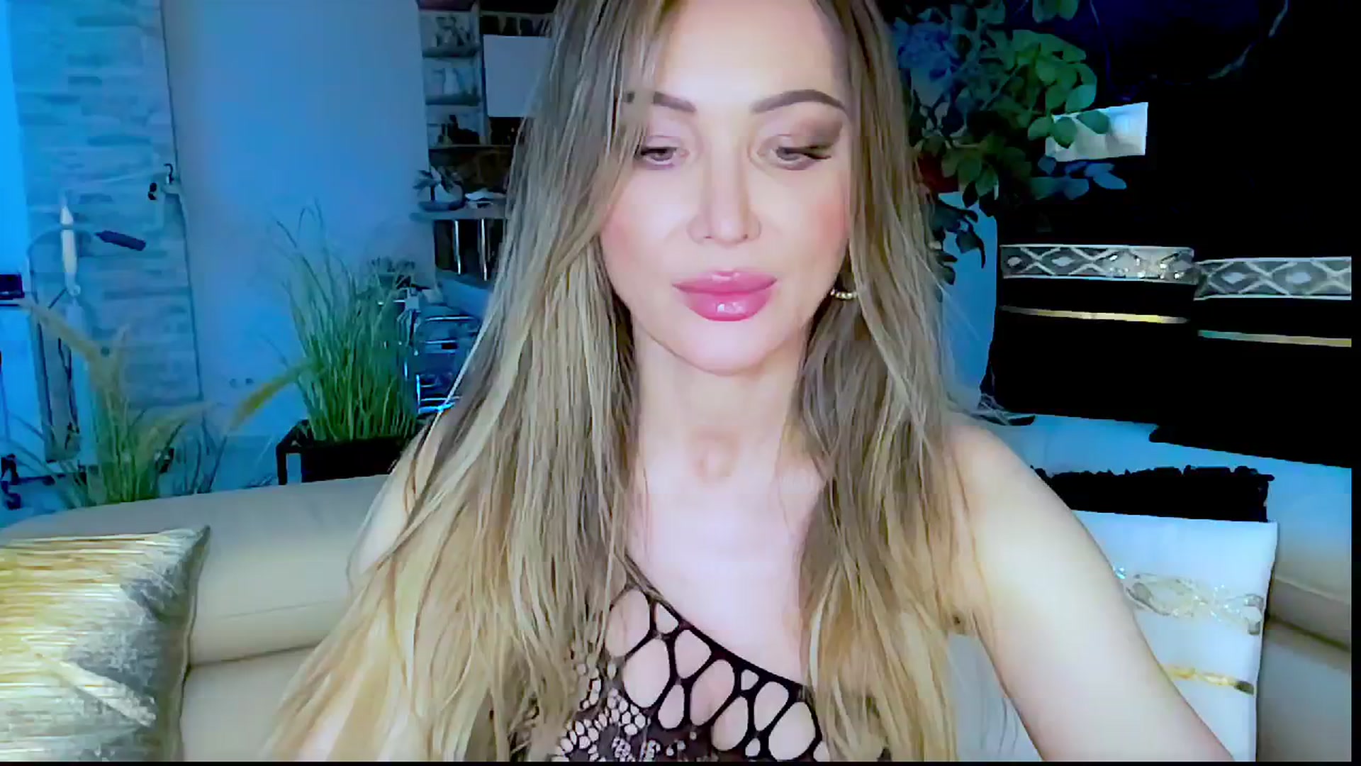 Gallery image thumbnail from Diana_Doll's myfreecams stream on, 03/15/2026, 20:30 image 2 of 20