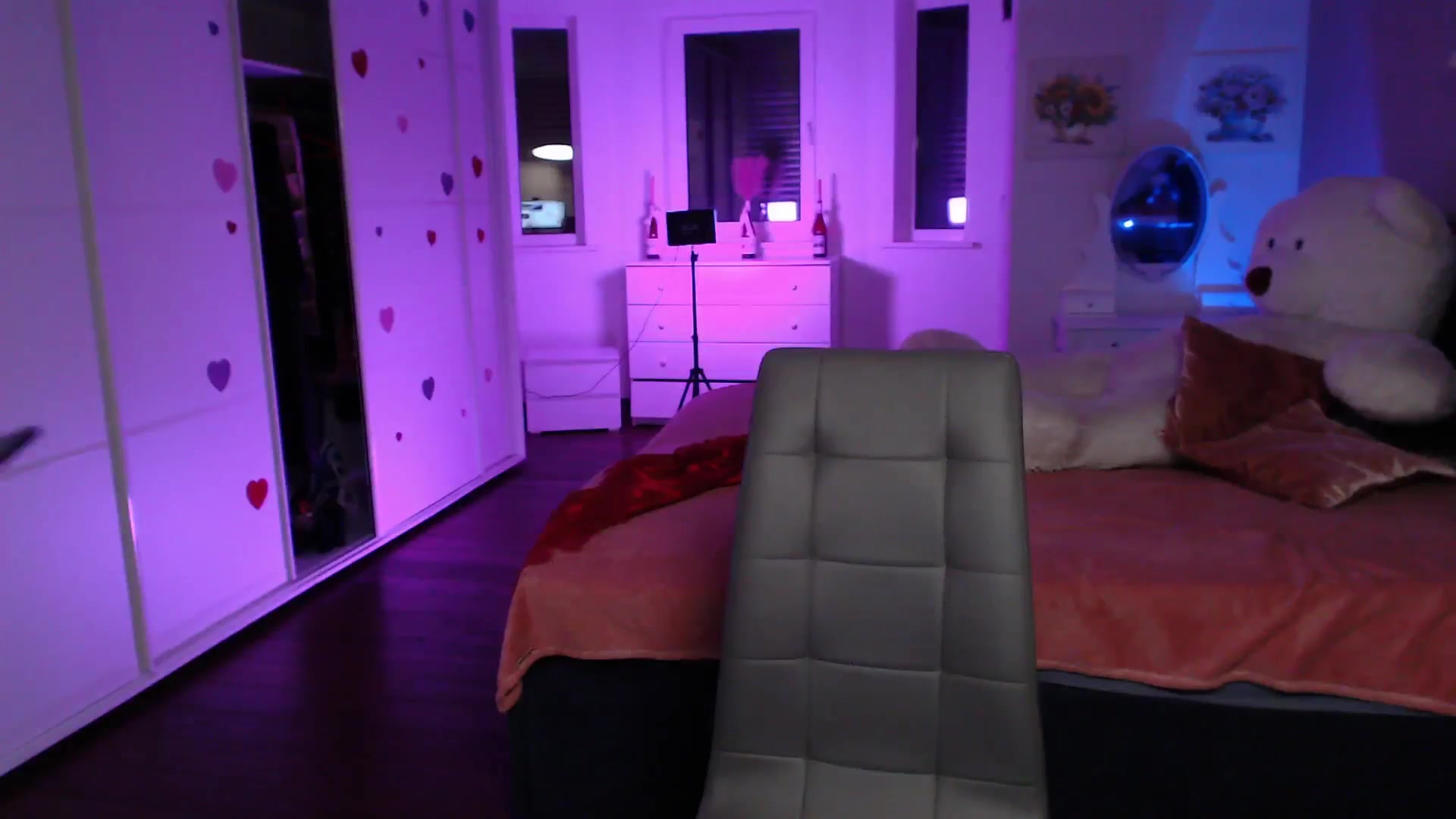 Gallery image thumbnail from Diana_Wow's myfreecams stream on, 08/10/2025, 11:41 image 11 of 20